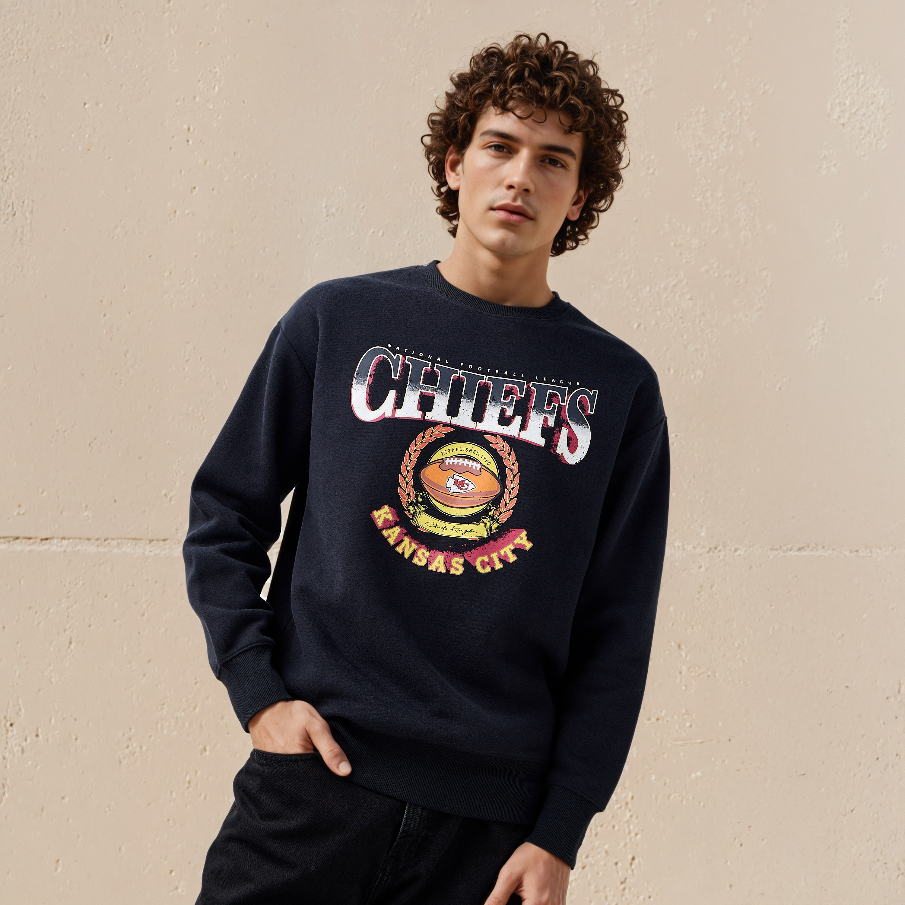 Kansas City Chiefs NFL Men Relaxed Fit Sweatshirt-men-winterwear-hoodiesandsweatshirts-image-1