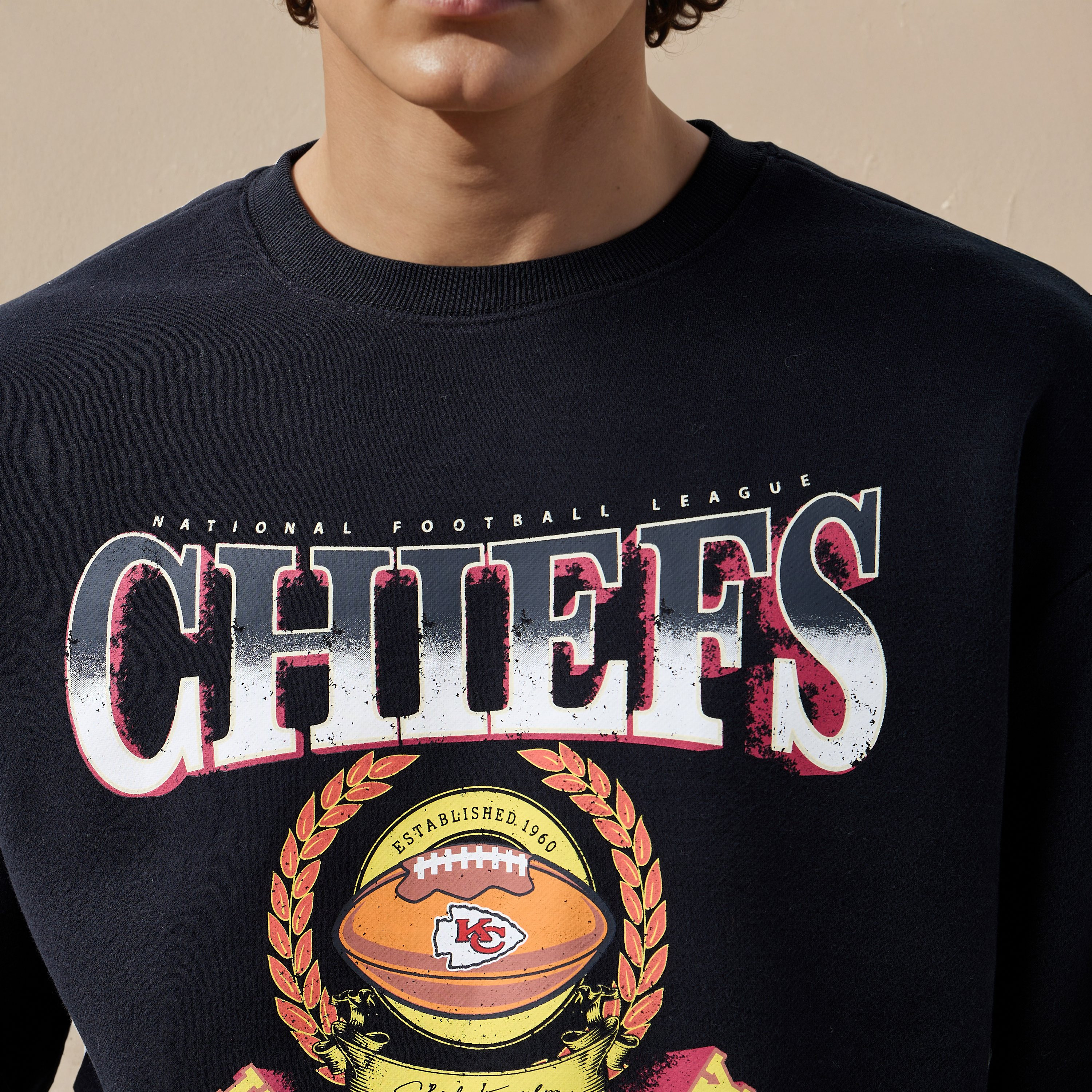 Kansas City Chiefs NFL Men Relaxed Fit Sweatshirt-men-winterwear-hoodiesandsweatshirts-image-5