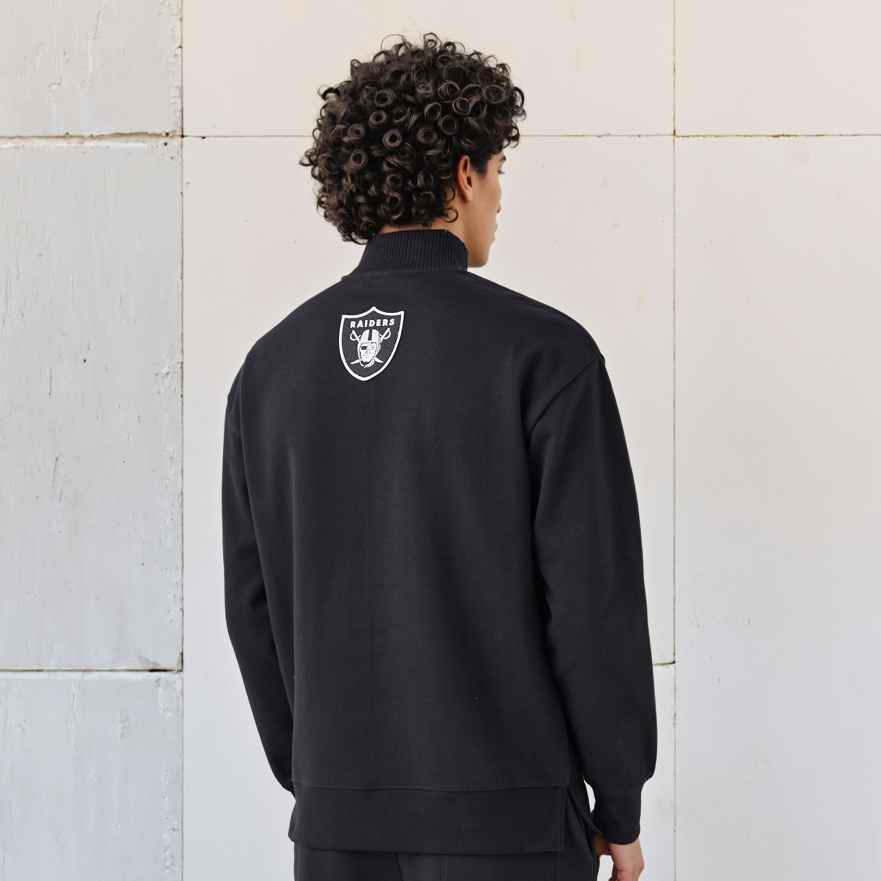 Las Vegas Raiders NFL Men Regular Fit Sweatshirt-men-winterwear-hoodiesandsweatshirts-image-3