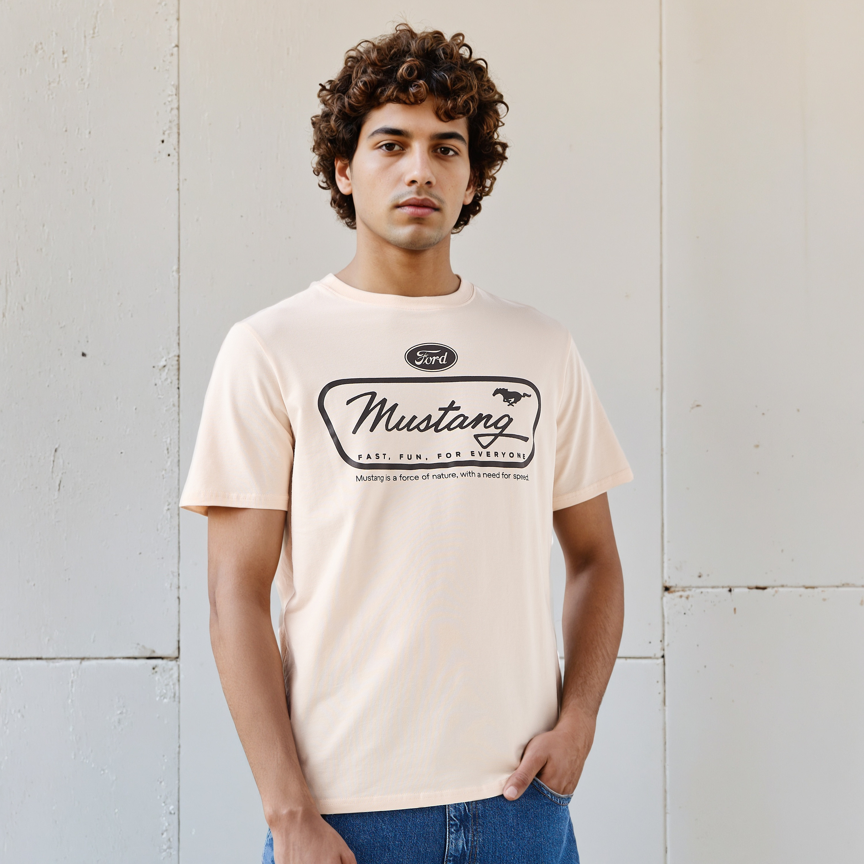 تيشيرت رجالي بطبعات فورد موستانج وقصة عادية وأكمام قصيرة وياقة ضيقة-men-clothing-tshirtsandpolos-tshirts-image-1