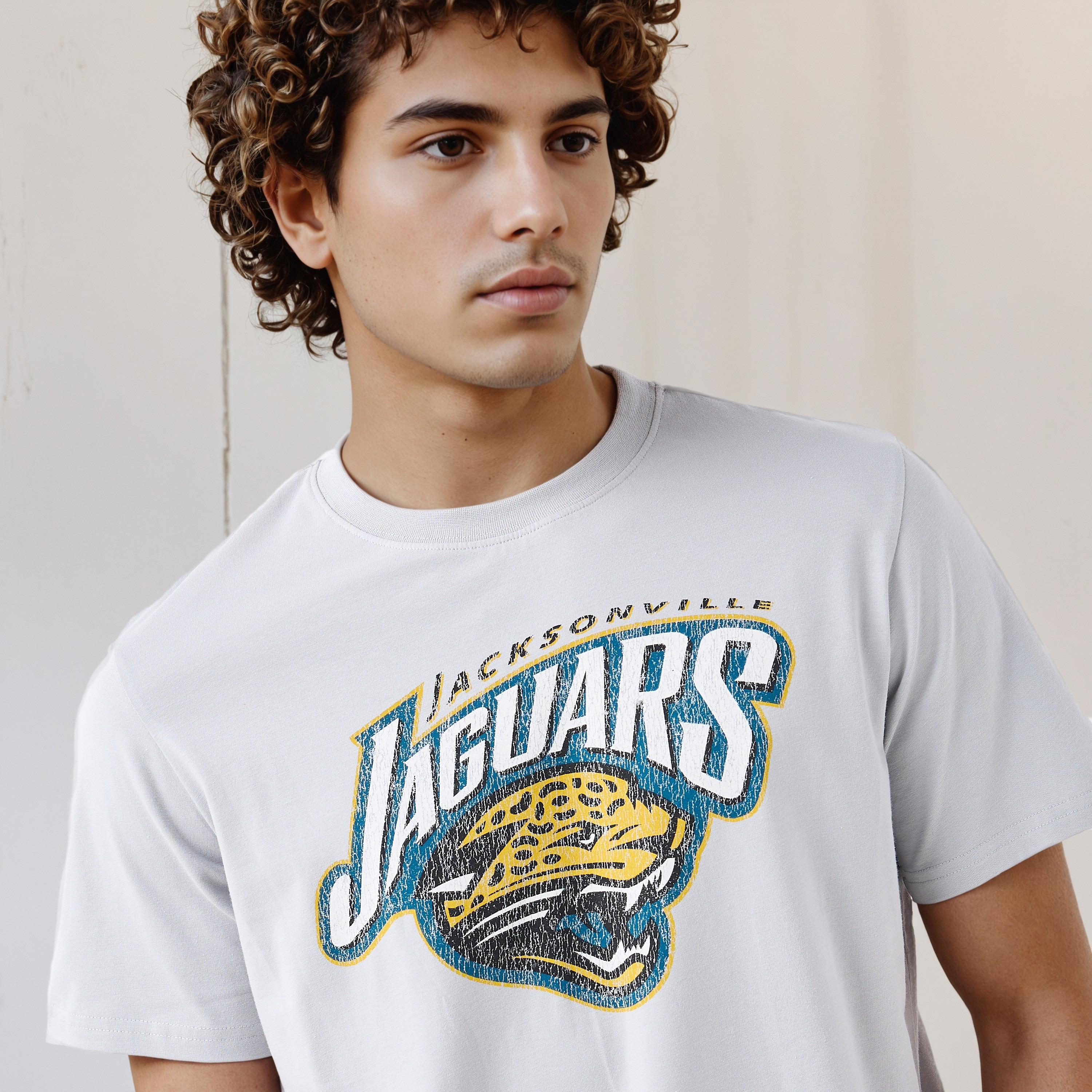 Jacksonville Jaguars NFL Men Regular Fit Crew Neck Short Sleeves T-shirt-men-clothing-tshirtsandpolos-tshirts-image-4