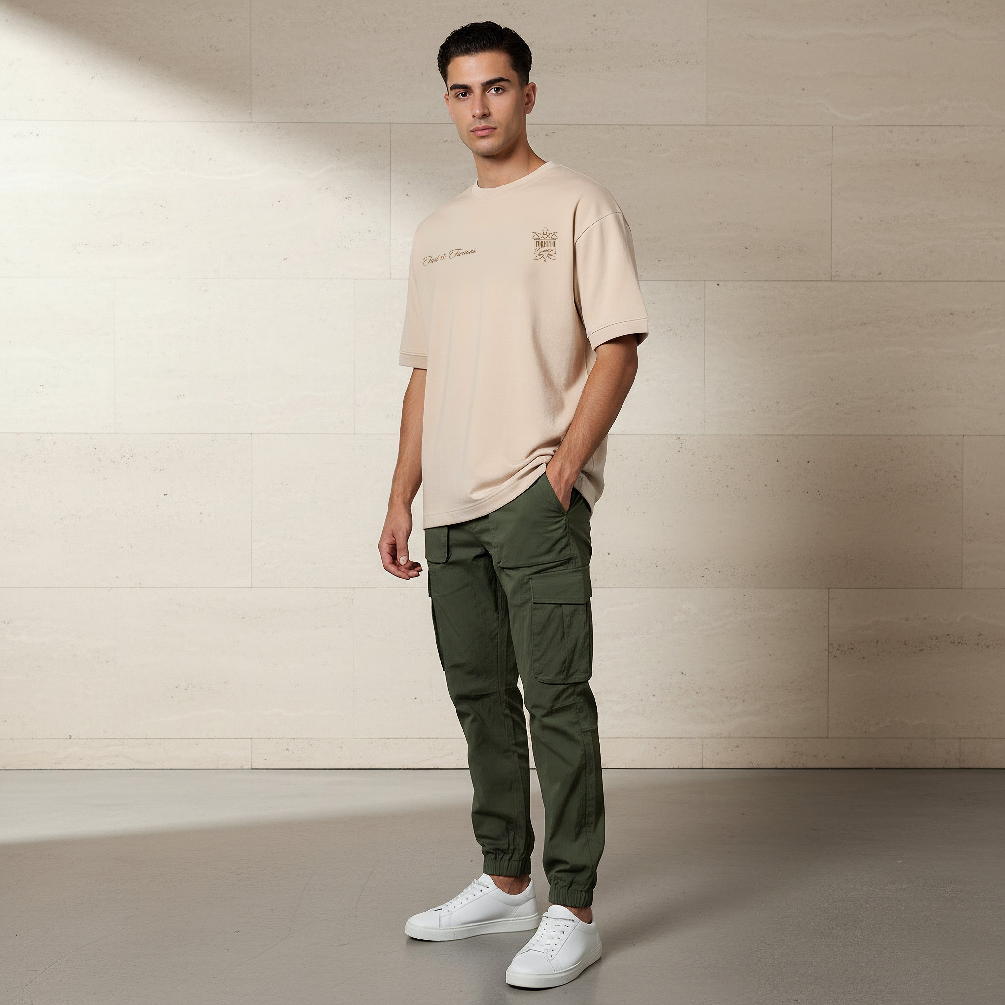 تيشيرت رجالي بطبعات وقصة عادية وياقة ضيقة وأكمام قصيرة-men-clothing-tshirtsandpolos-tshirts-image-3
