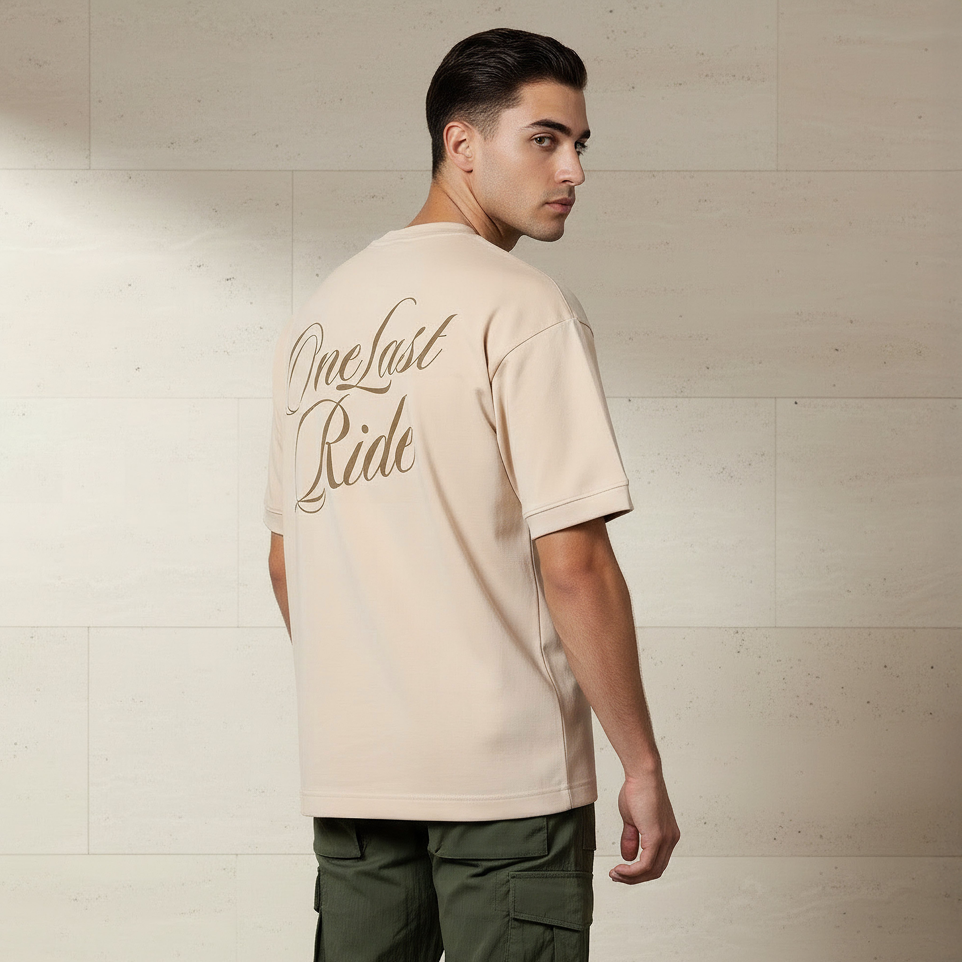 تيشيرت رجالي بطبعات وقصة عادية وياقة ضيقة وأكمام قصيرة-men-clothing-tshirtsandpolos-tshirts-image-4