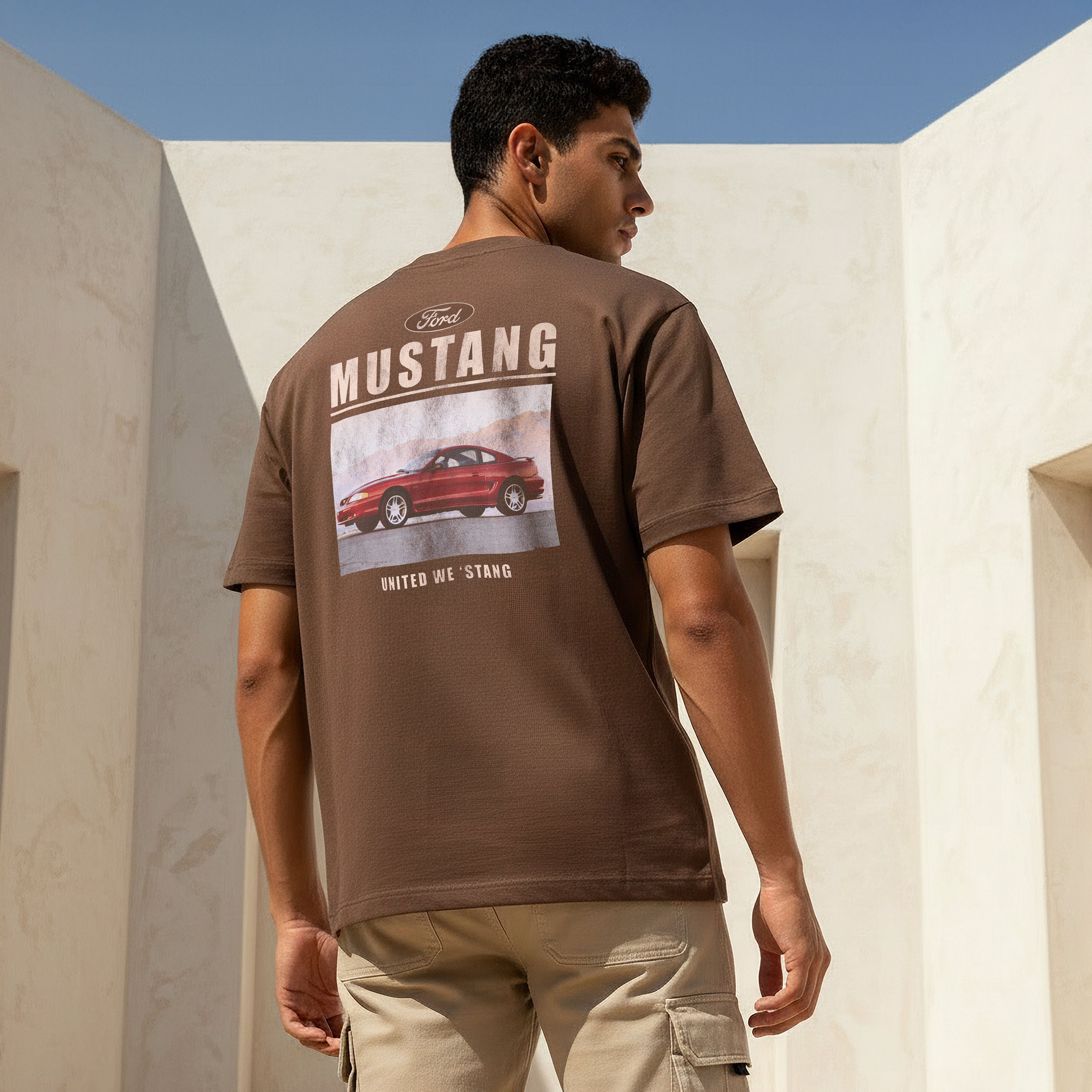 تيشيرت بقصة عادية وياقة ضيقة وأكمام قصيرة وطبعات للرجال-men-clothing-tshirtsandpolos-tshirts-image-4