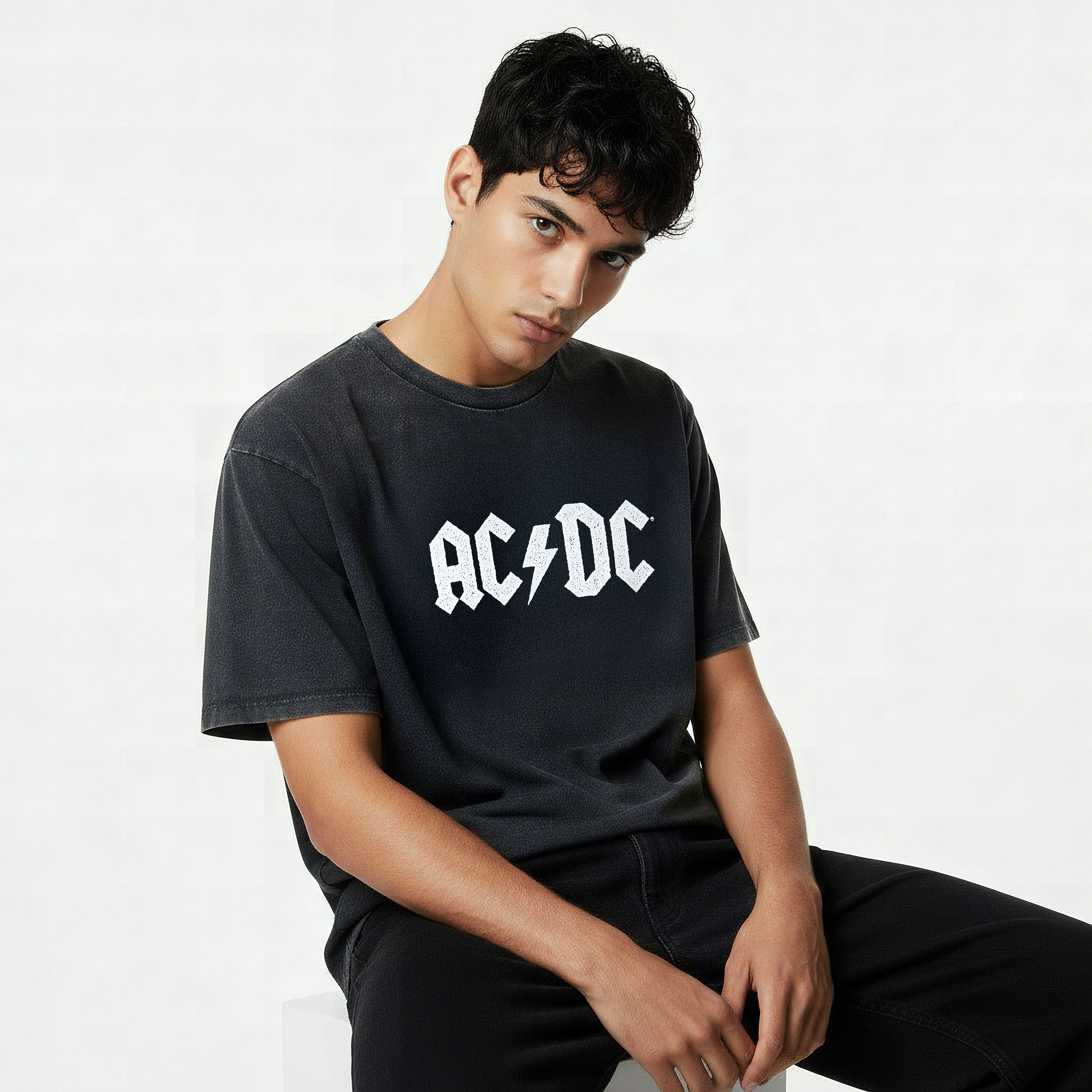 تيشيرت ACDC رجالي بقصة عادية ورقبة دائرية وأكمام قصيرة-men-clothing-tshirtsandpolos-tshirts-image-5