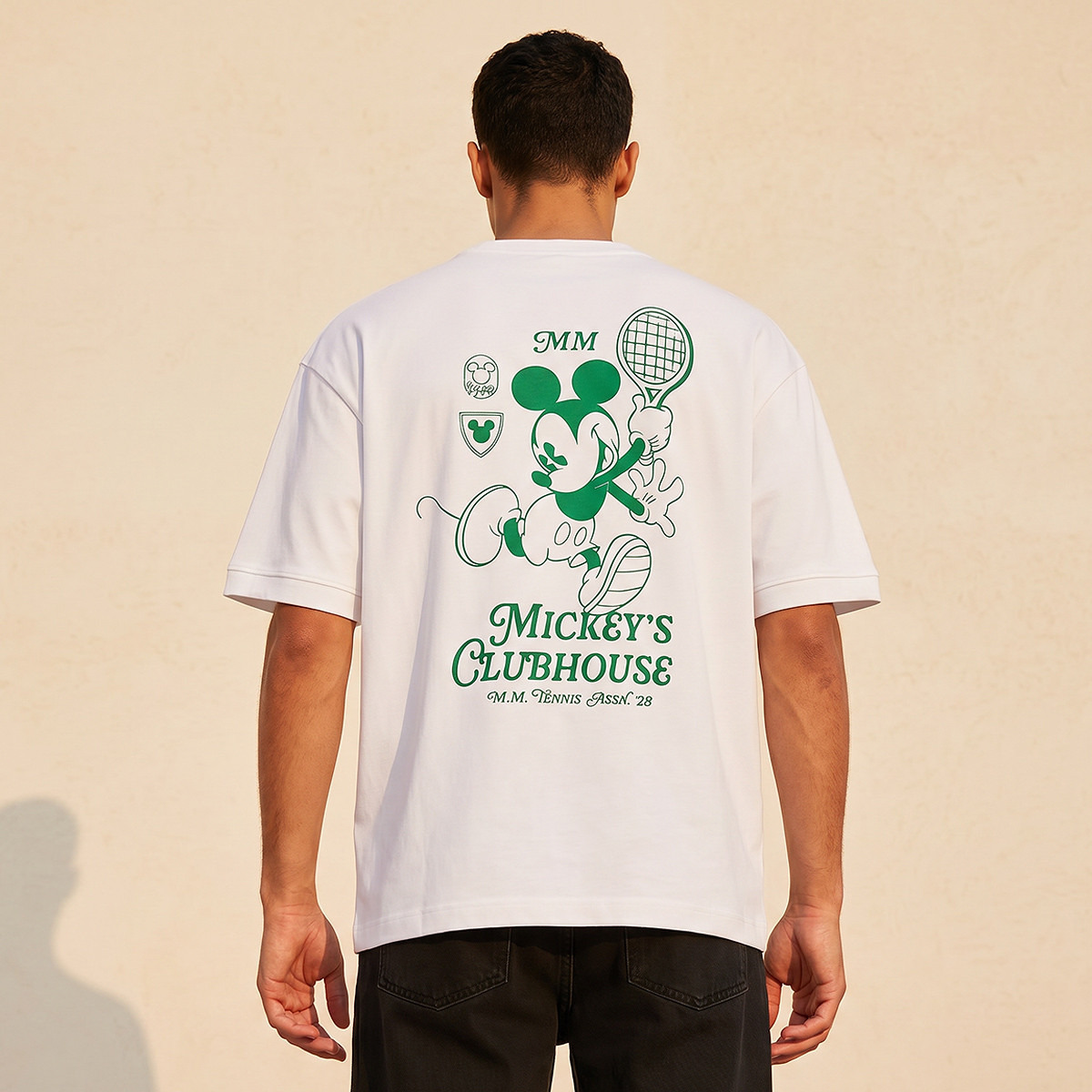تيشيرت بقصة عادية وياقة ضيقة وأكمام قصيرة بطبعات ميكي ماوس للرجال-men-clothing-tshirtsandpolos-tshirts-image-4