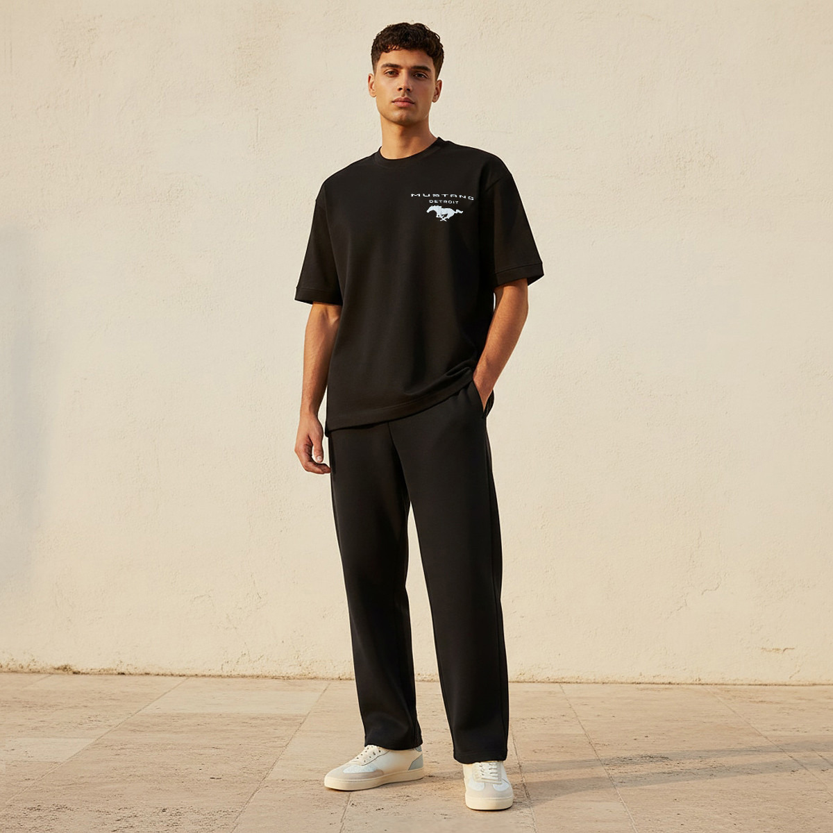 تيشيرت بياقة ضيقة وأكمام قصيرة وطبعات للرجال-men-clothing-tshirtsandpolos-tshirts-image-3