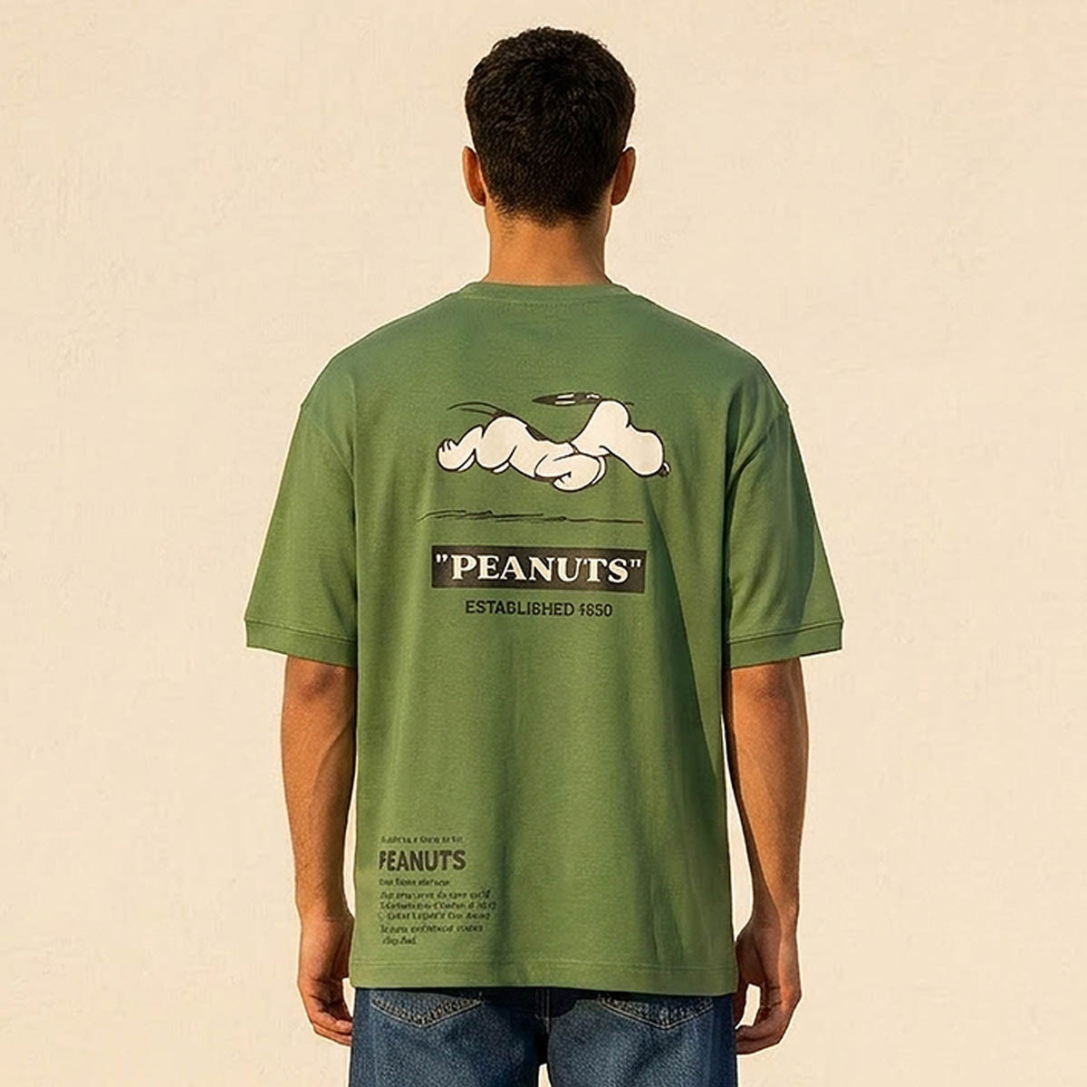 تيشيرت بياقة ضيقة وأكمام قصيرة وطبعات سنوبي-men-clothing-tshirtsandpolos-tshirts-image-4