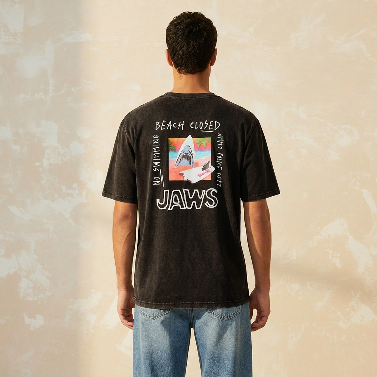 تيشيرت برقبة ضيقة وأكمام قصيرة وقصة عادية وطبعات-men-clothing-tshirtsandpolos-tshirts-image-4