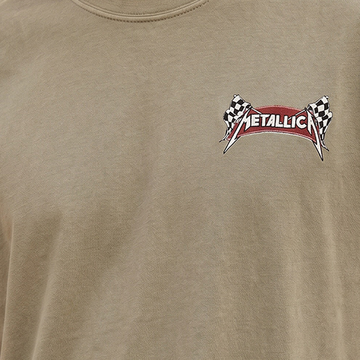 تيشيرت ميتاليكا بقصة عادية وياقة ضيقة وأكمام قصيرة وطبعات-men-clothing-tshirtsandpolos-tshirts-image-3