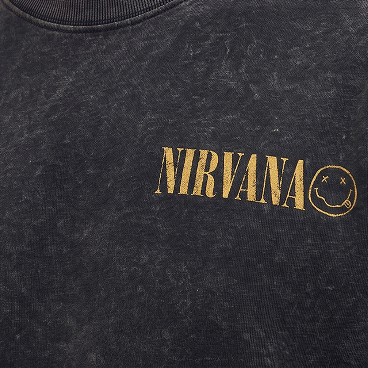تيشيرت نيرفانا بقصة عادية وياقة ضيقة وأكمام قصيرة وطبعات-men-clothing-tshirtsandpolos-tshirts-image-3