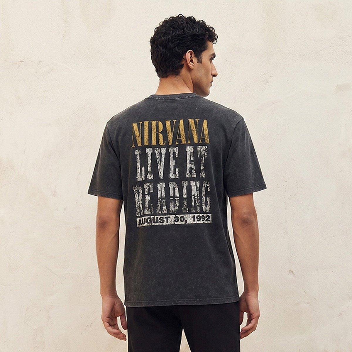 تيشيرت نيرفانا بقصة عادية وياقة ضيقة وأكمام قصيرة وطبعات-men-clothing-tshirtsandpolos-tshirts-image-1