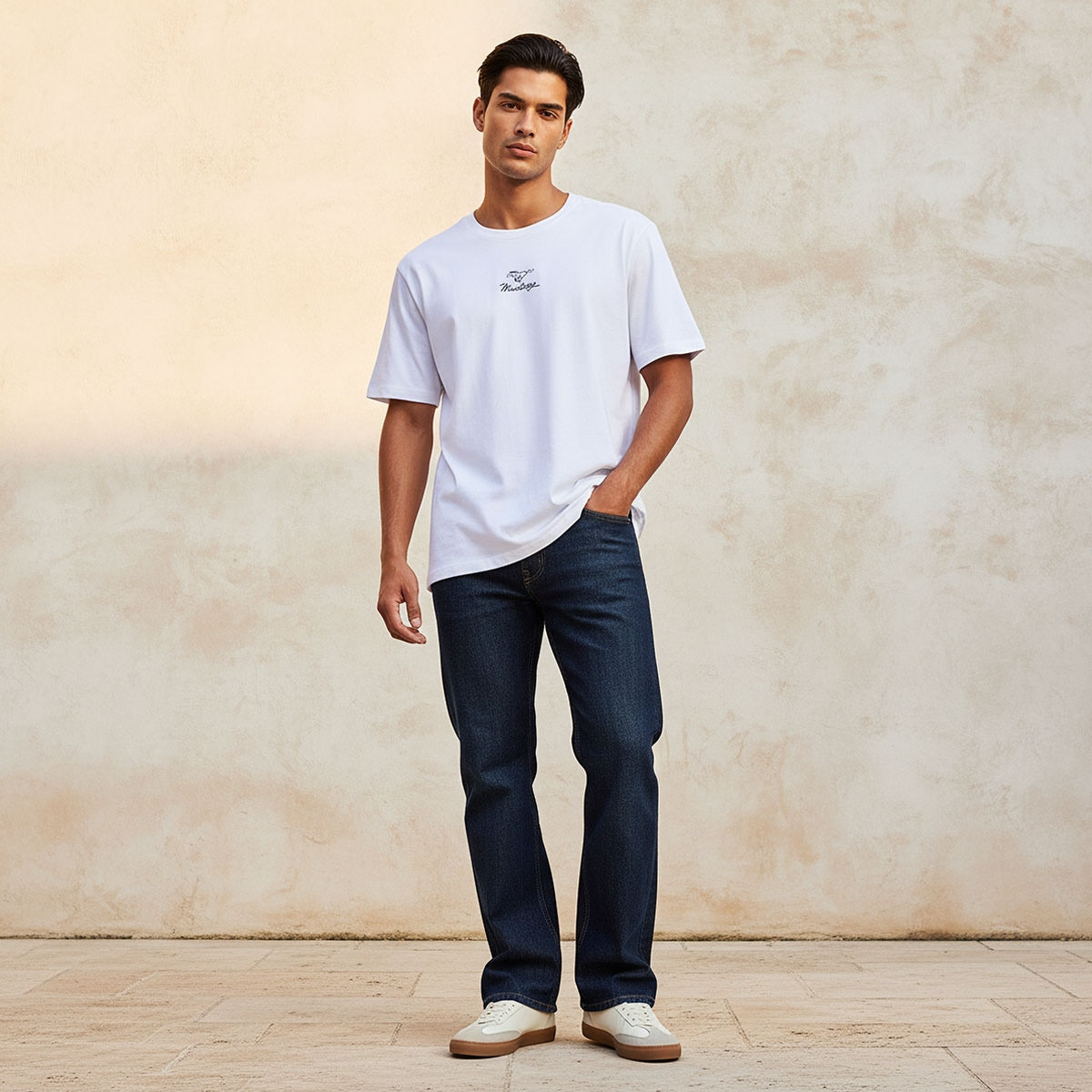 تيشيرت بقصة عادية وياقة ضيقة وأكمام قصيرة وطبعات-men-clothing-tshirtsandpolos-tshirts-image-3