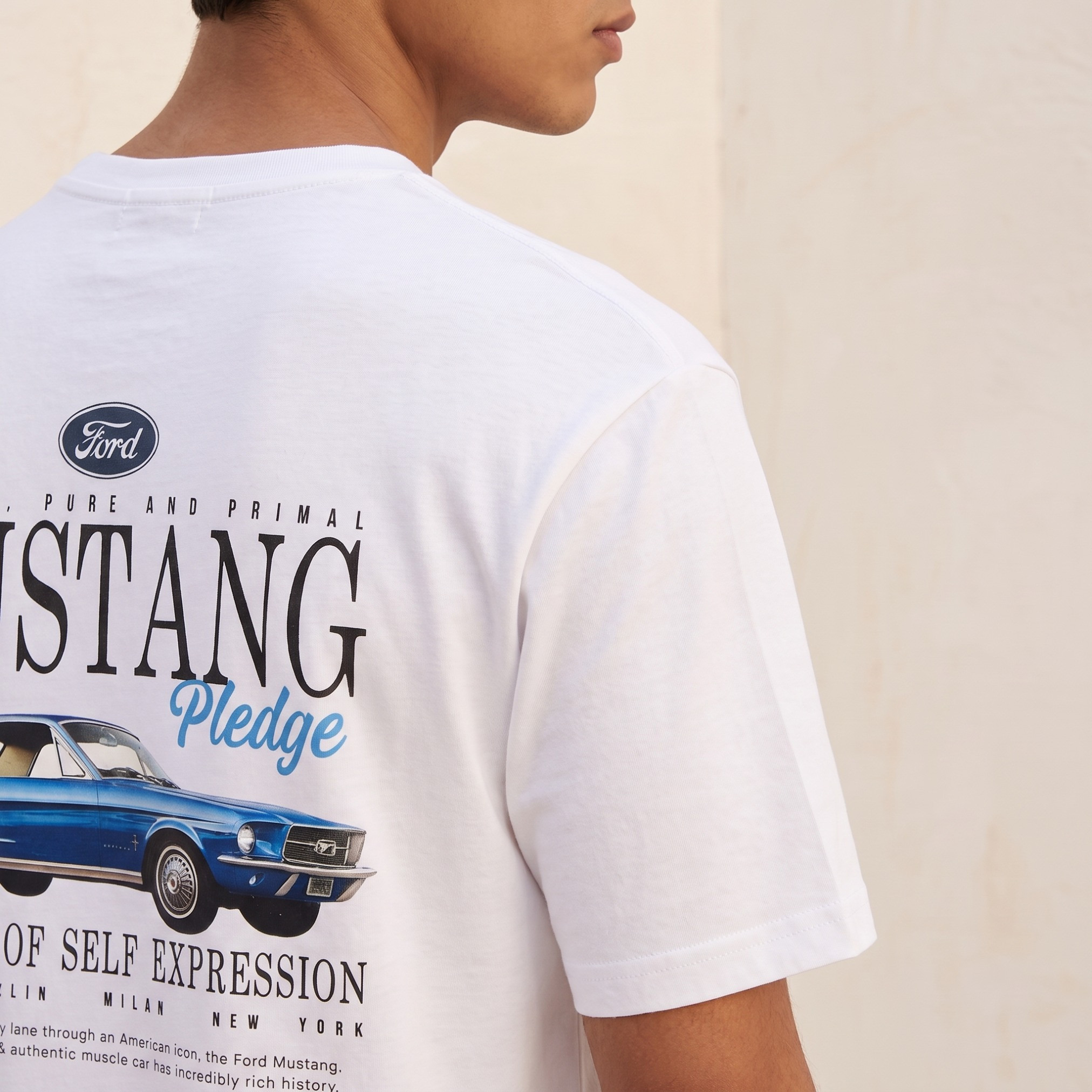 تيشيرت بياقة دائرية وأكمام قصيرة بقصة عادية من موستانج-men-clothing-tshirtsandpolos-tshirts-image-4