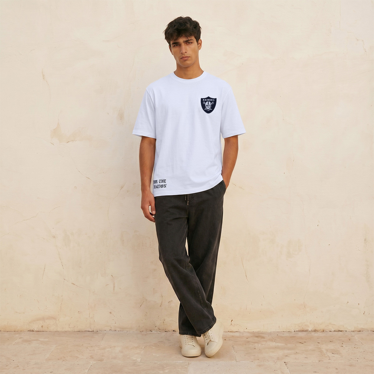 تيشيرت بياقة ضيقة وأكمام قصيرة وطبعات-men-clothing-tshirtsandpolos-tshirts-image-3