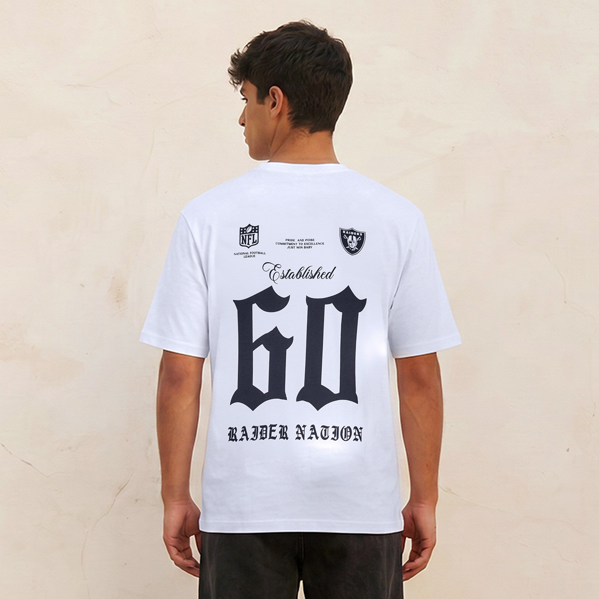 تيشيرت بياقة ضيقة وأكمام قصيرة وطبعات-men-clothing-tshirtsandpolos-tshirts-image-4