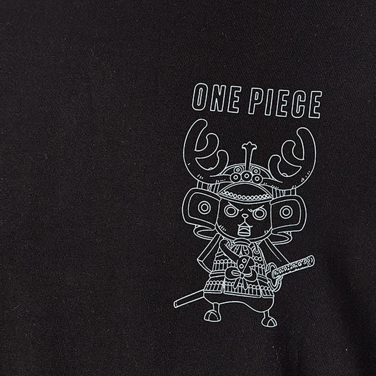 تيشيرت بقصة عادية وياقة ضيقة وأكمام قصيرة بطبعات ون بيس-men-clothing-tshirtsandpolos-tshirts-image-2