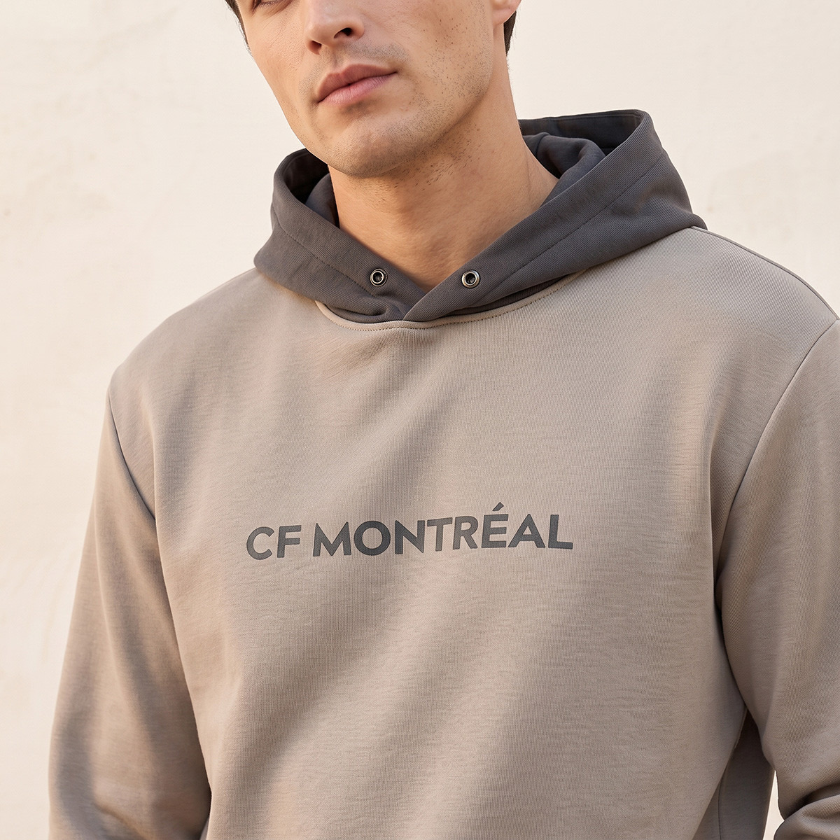 سويت شيرت بقبعة وطبعات سي إف مونتريال-men-winterwear-hoodiesandsweatshirts-image-4