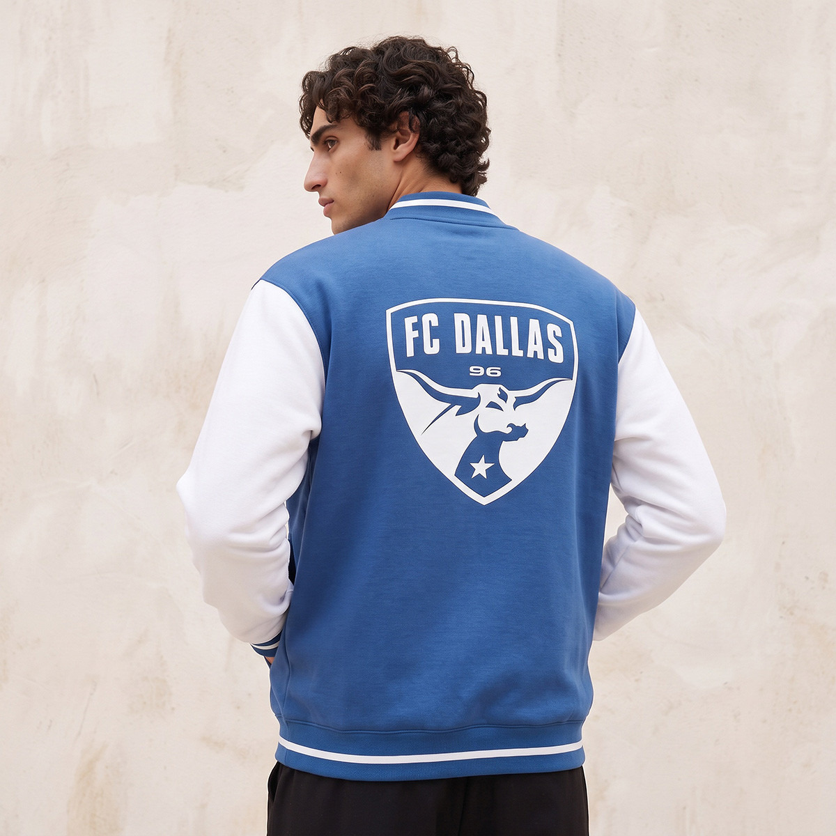 جاكيت بومبر بطبعات وواجهة بأزرار-men-clothing-jacketsandblazers-jackets-image-2