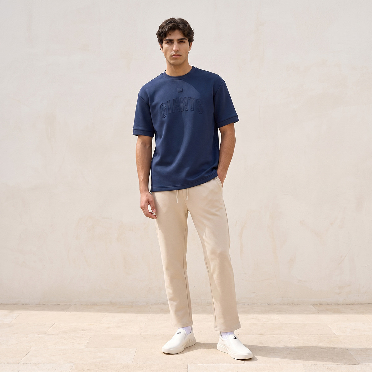 تيشيرت قطن بتصميم نيويورك جاينتس وياقة ضيقة وقصة عادية-men-clothing-tshirtsandpolos-tshirts-image-2