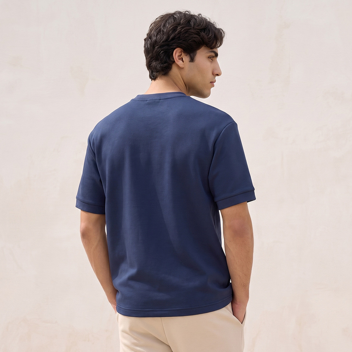 تيشيرت قطن بتصميم نيويورك جاينتس وياقة ضيقة وقصة عادية-men-clothing-tshirtsandpolos-tshirts-image-3