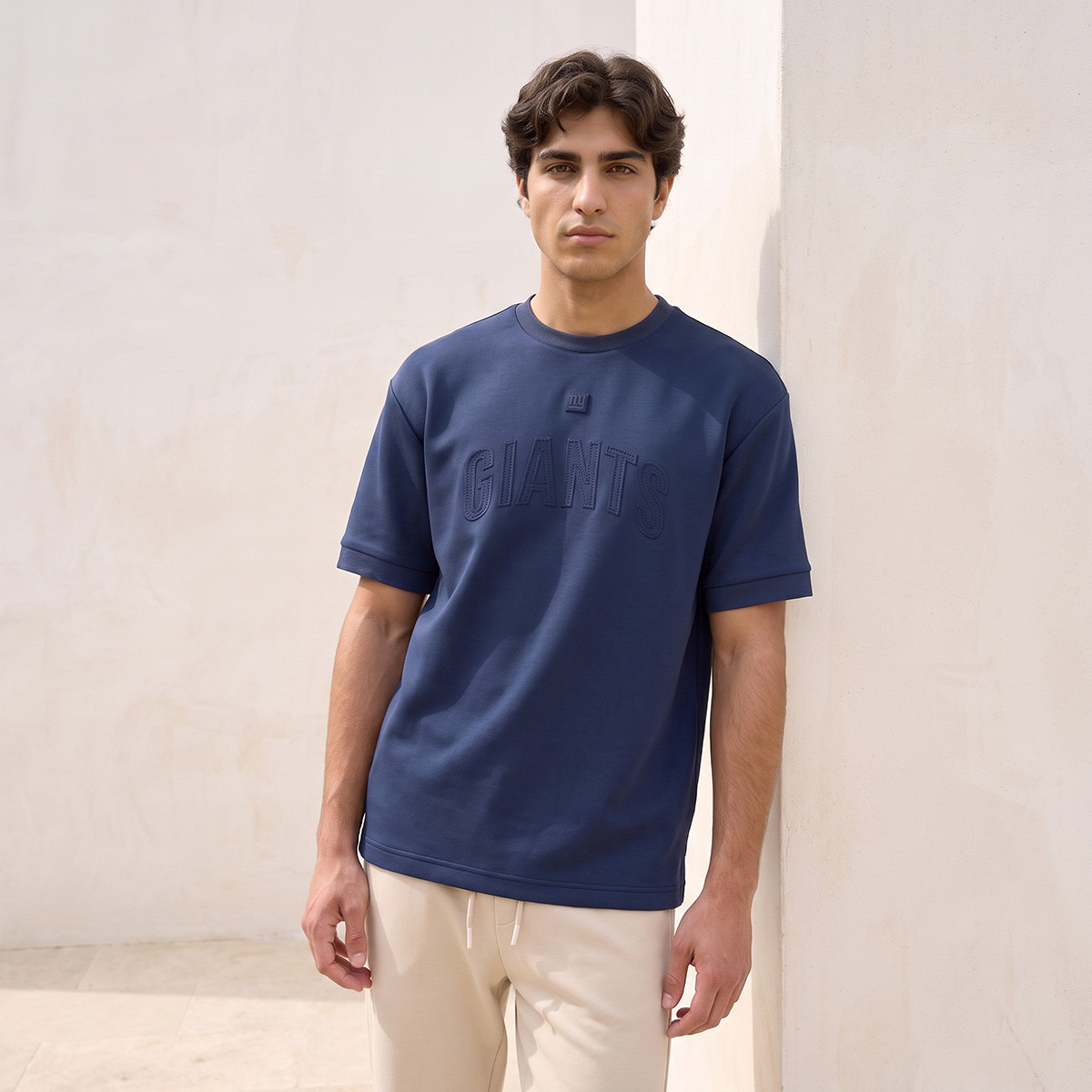 تيشيرت قطن بتصميم نيويورك جاينتس وياقة ضيقة وقصة عادية-men-clothing-tshirtsandpolos-tshirts-image-5