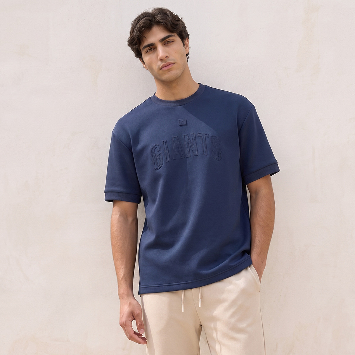 تيشيرت قطن بتصميم نيويورك جاينتس وياقة ضيقة وقصة عادية-men-clothing-tshirtsandpolos-tshirts-image-6