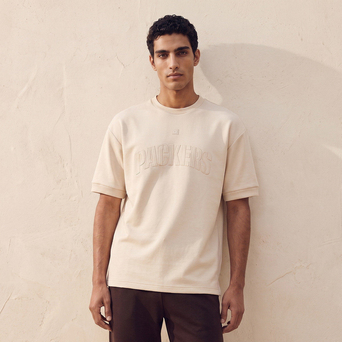 تيشيرت قطن بياقة ضيقة وقصة عادية من جرين باي باكرز-men-clothing-tshirtsandpolos-tshirts-image-1