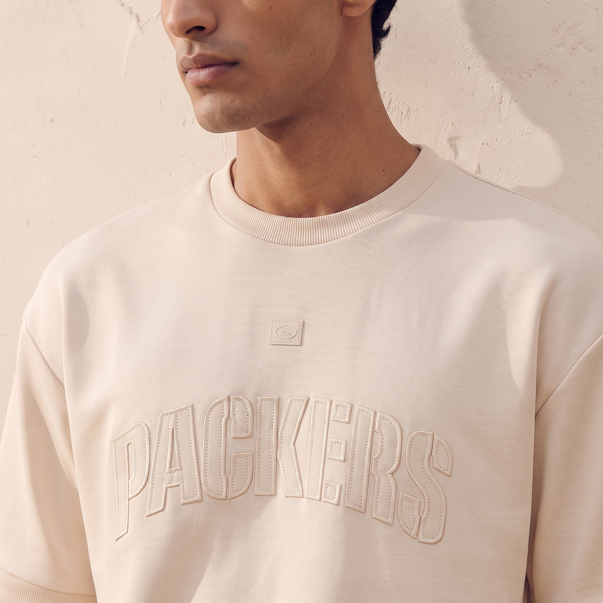 تيشيرت قطن بياقة ضيقة وقصة عادية من جرين باي باكرز-men-clothing-tshirtsandpolos-tshirts-image-4