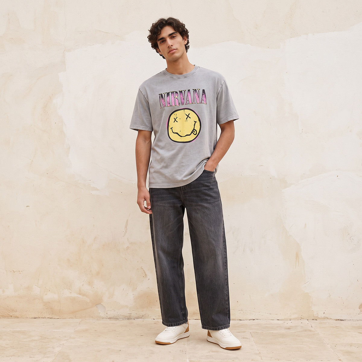 تيشيرت بياقة دائرية من نيرفانا-men-clothing-tshirtsandpolos-tshirts-image-2
