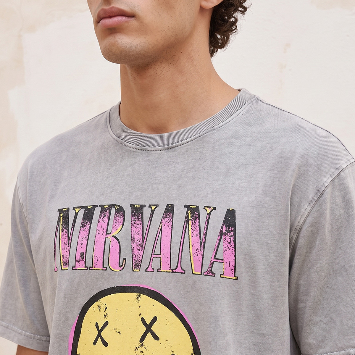 تيشيرت بياقة دائرية من نيرفانا-men-clothing-tshirtsandpolos-tshirts-image-4