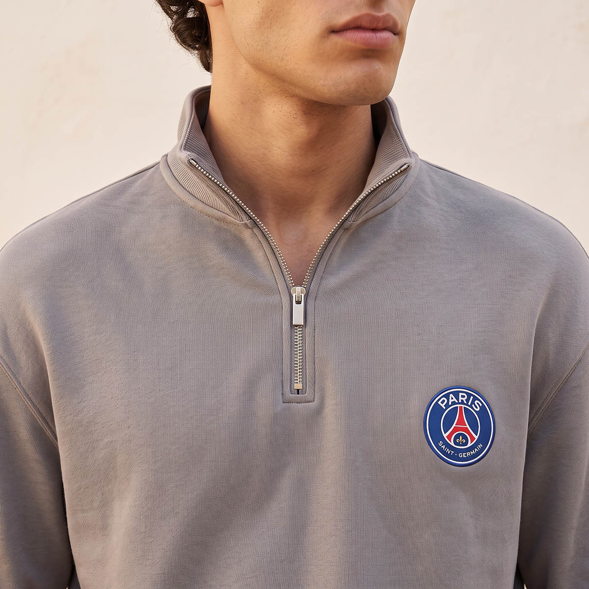 سويت شيرت بنصف سحاب وطبعات-men-winterwear-hoodiesandsweatshirts-image-5
