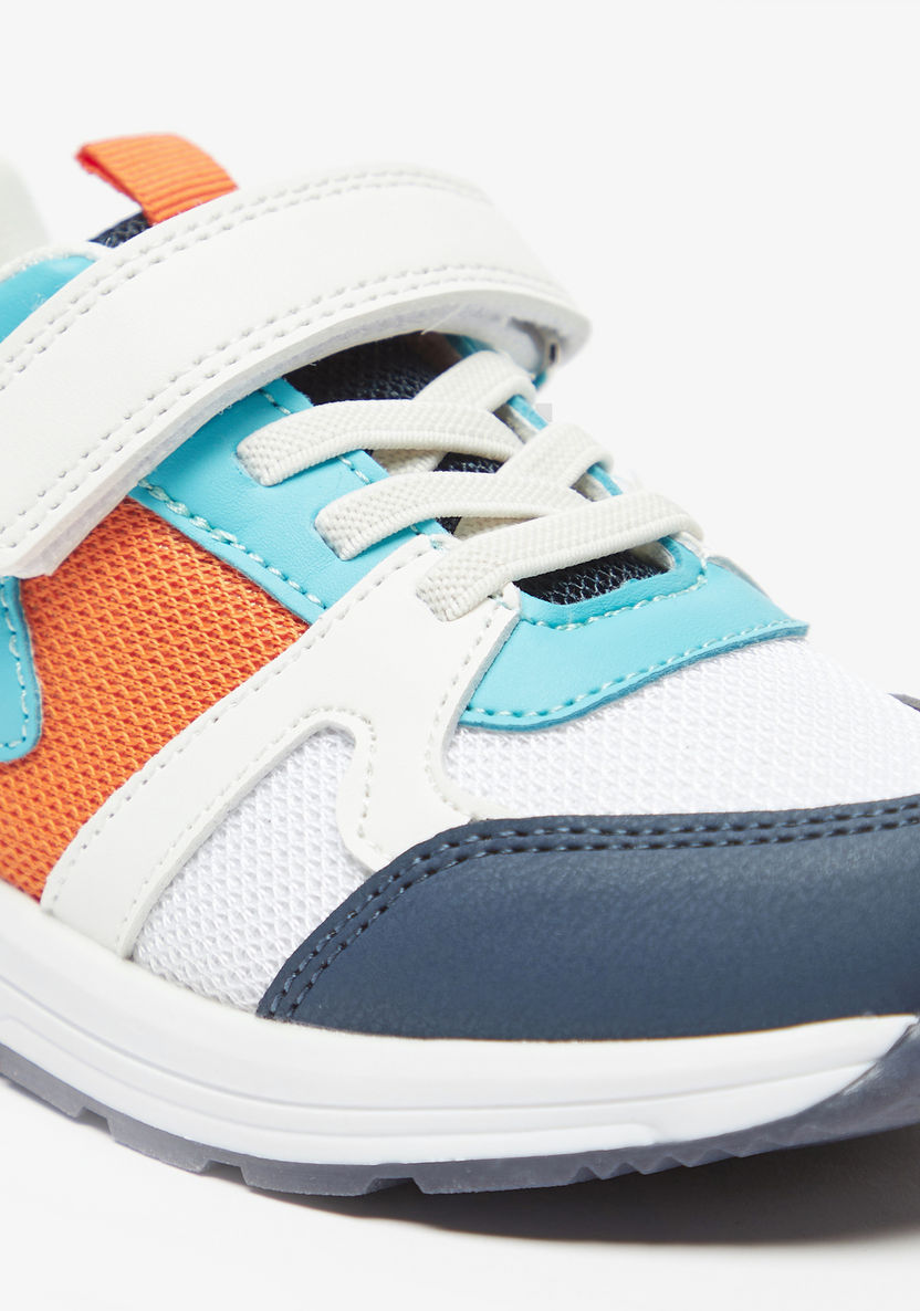 Juniors Colourblocked Panel Detail Sneakers with Hook and Loop Closure-Boy%27s Sneakers-image-4