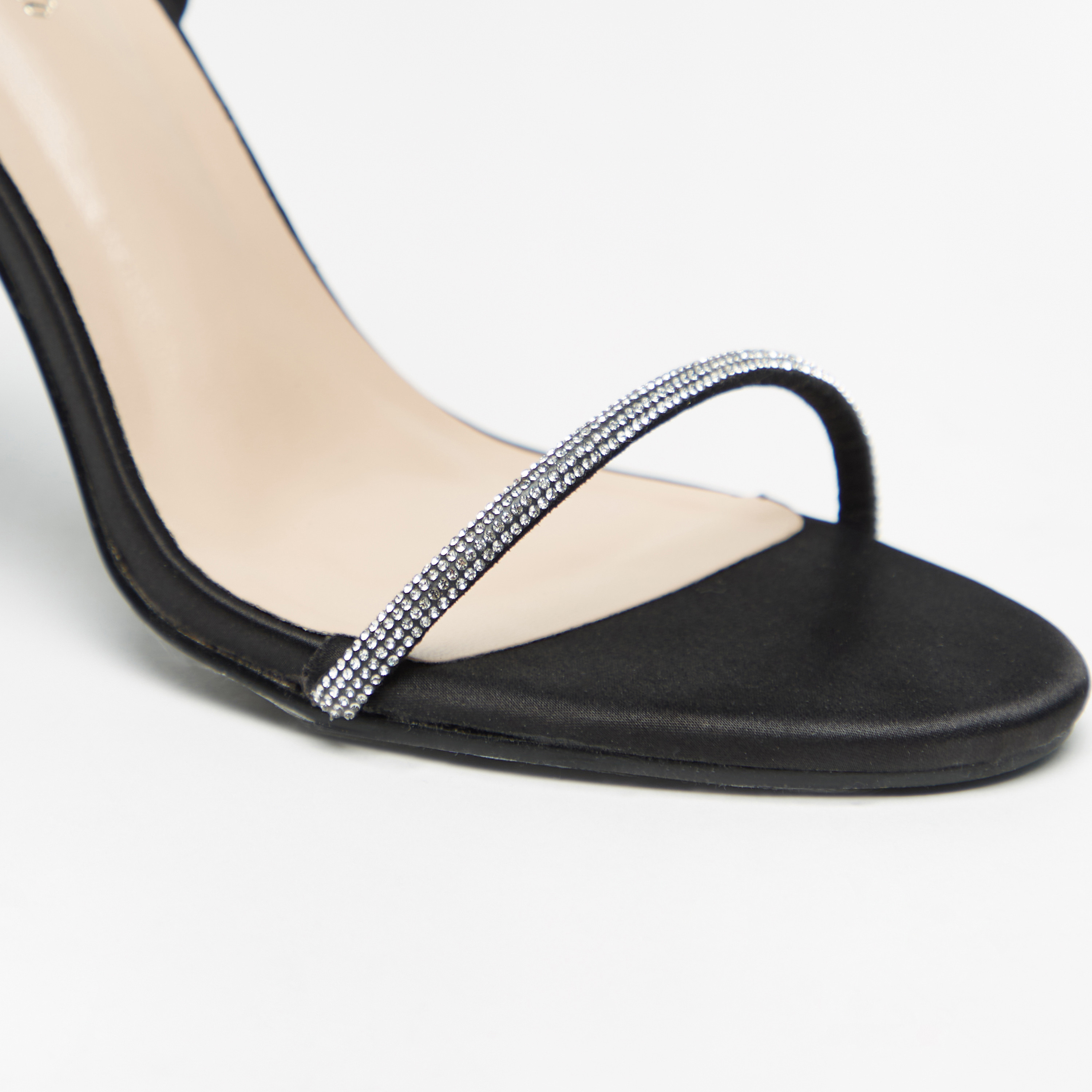 صندل بحزام حول الكاحل مزيّن بكعب ستيليتو وإبزيم إغلاق من فلورا بيلا-women-shoes-heels-image-10