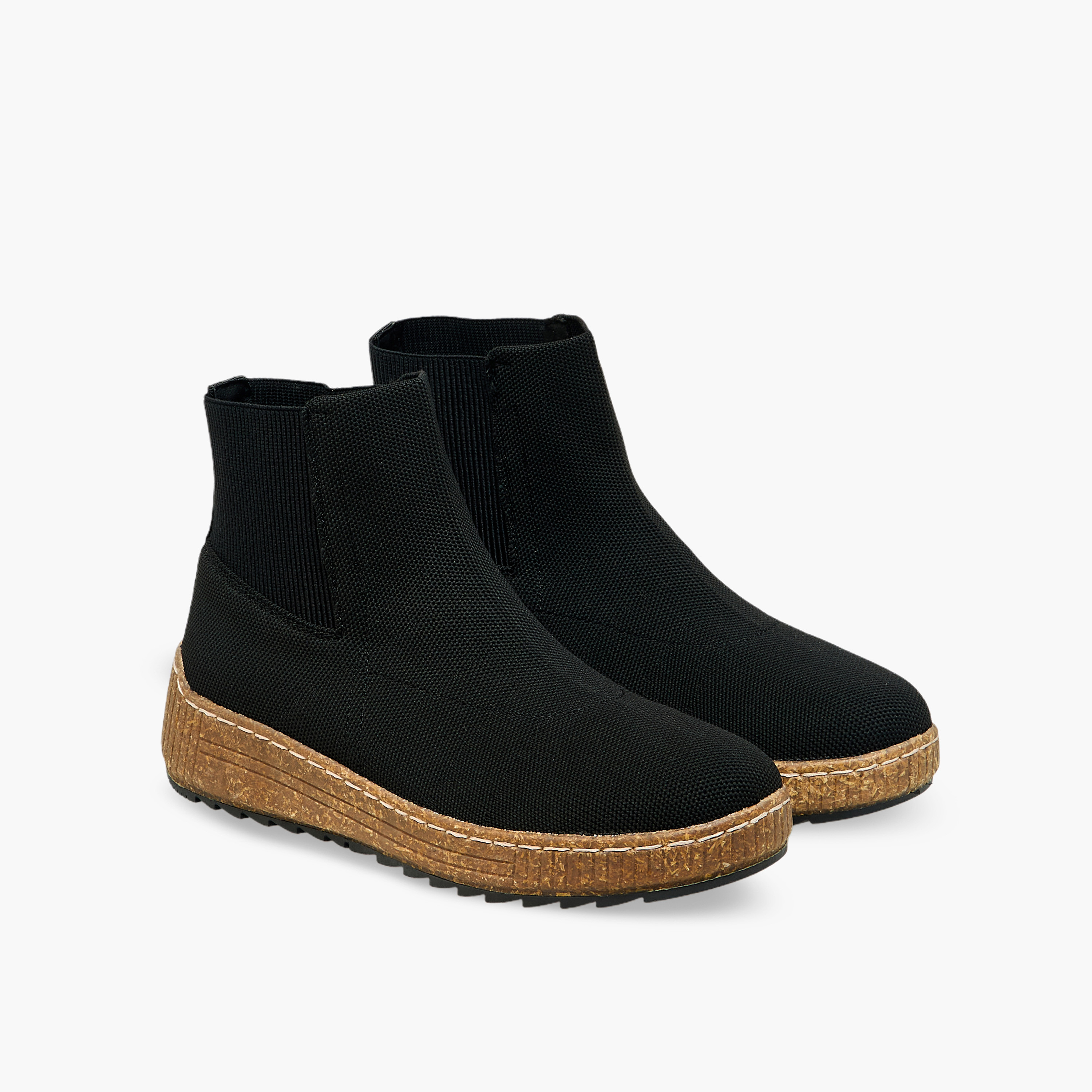 بوت سادة بطول الكاحل من لو كونفورت-women-shoes-boots-image-1