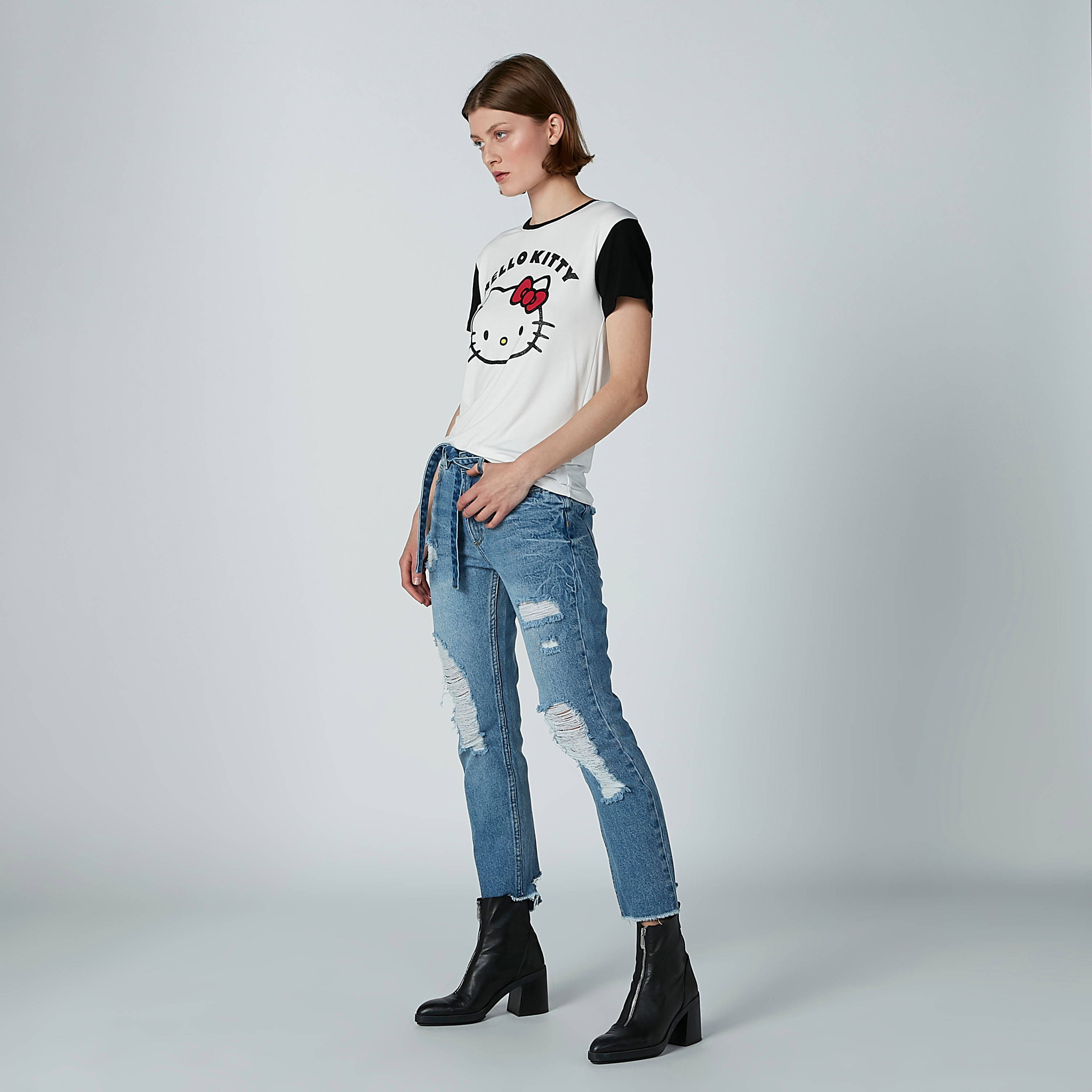 تيشيرت بياقة مستديرة وأكمام قصيرة وطبعات هالو كيتي-women-clothing-tshirts-image-1