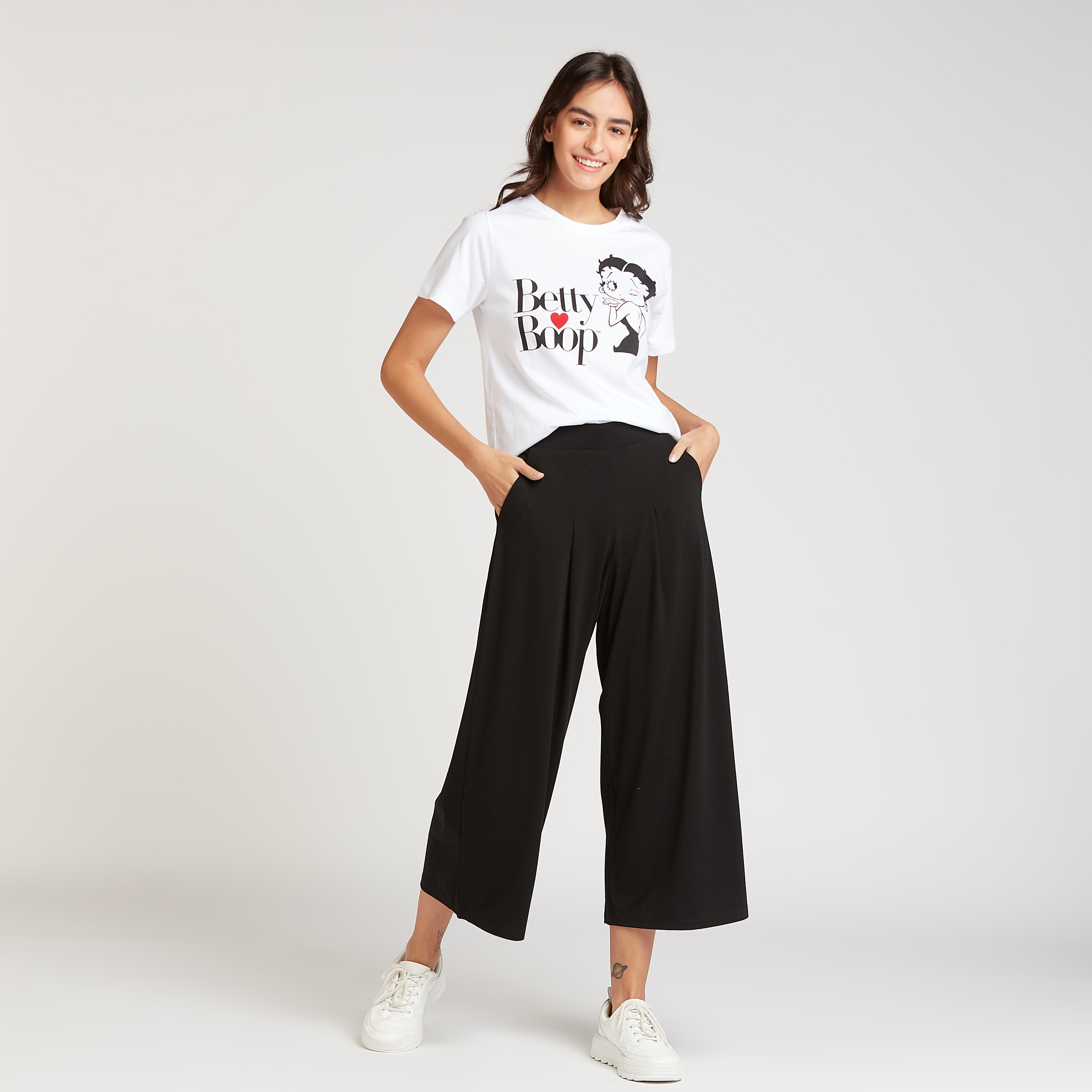 تيشيرت بطبعات بيتي بوب بياقة ضيّقة وأكمام قصيرة-women-clothing-tshirts-image-2