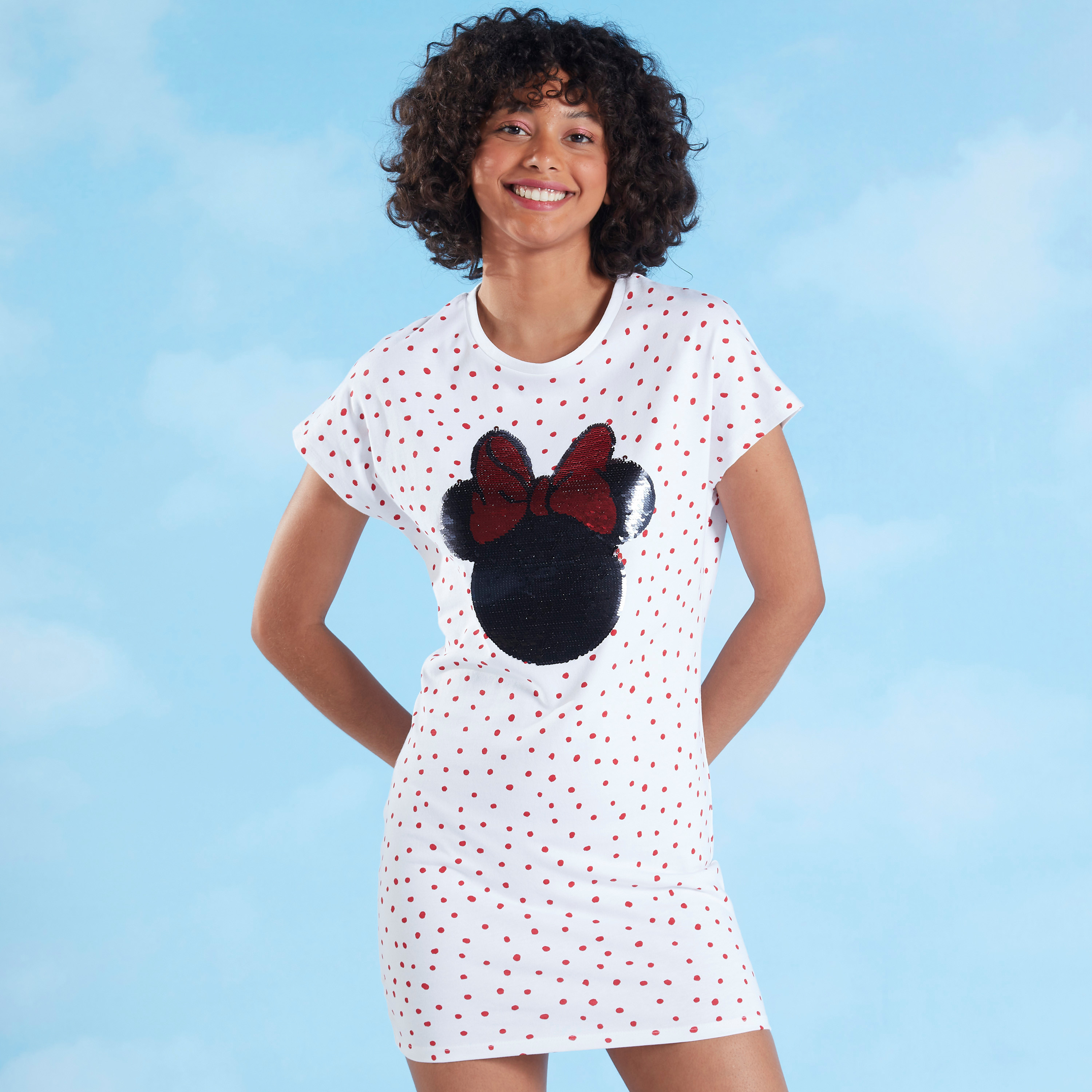 Buy Women s Minnie Mouse Sequin Detail Mini T shirt Dress Online Centrepoint Oman