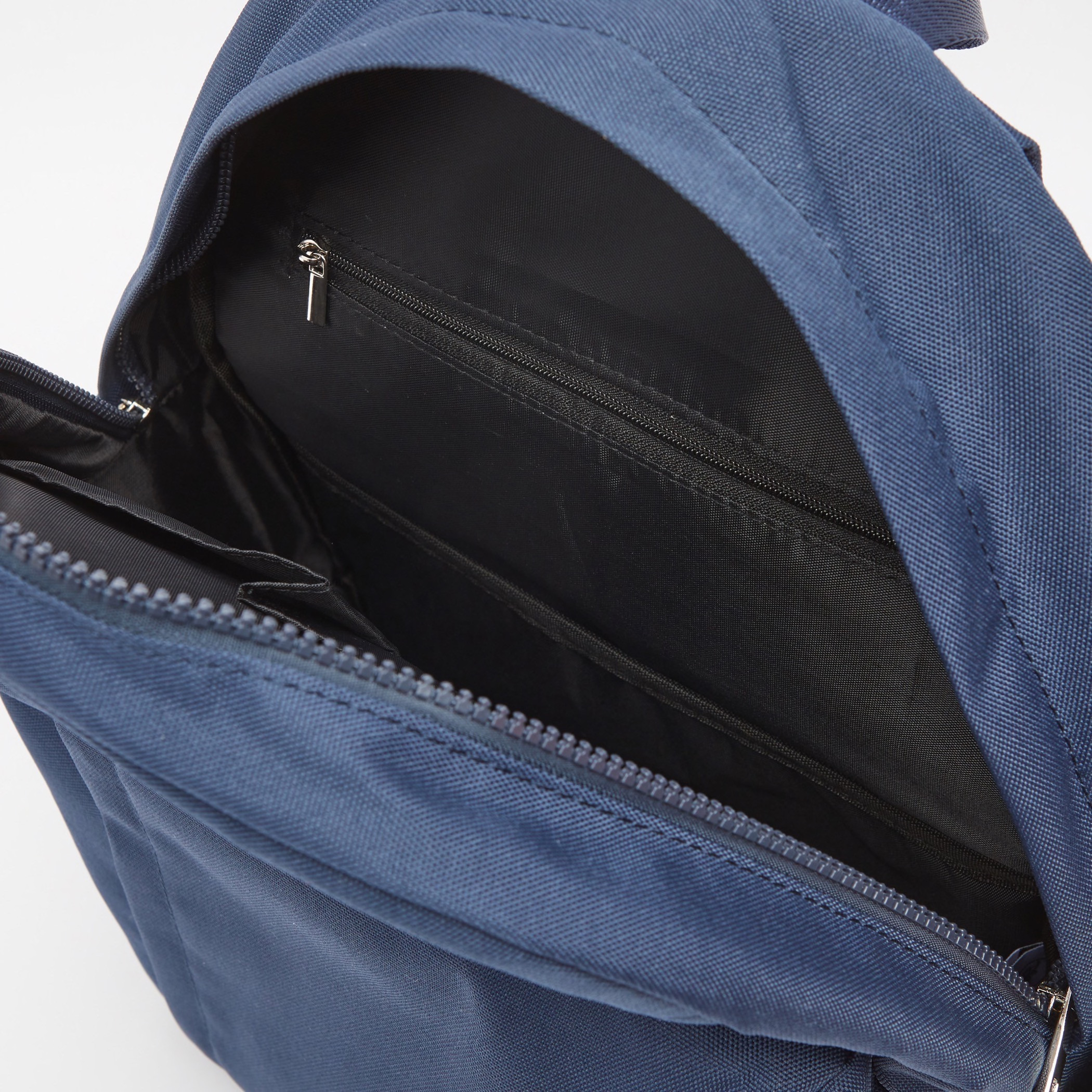 شنطة ظهر بحمّالات كتف قابلة للتعديل وطبعات ميكي ماوس-women-bagsandwallets-handbags-image-4