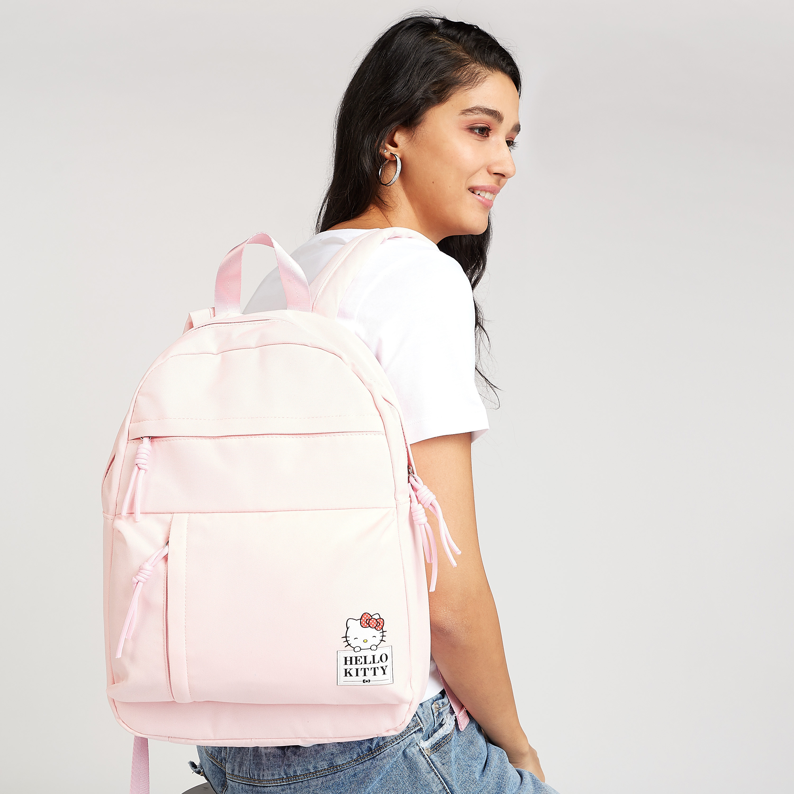 شنطة ظهر بحمّالات كتف قابلة للتعديل وطبعات هالو كيتي-women-bagsandwallets-handbags-image-2