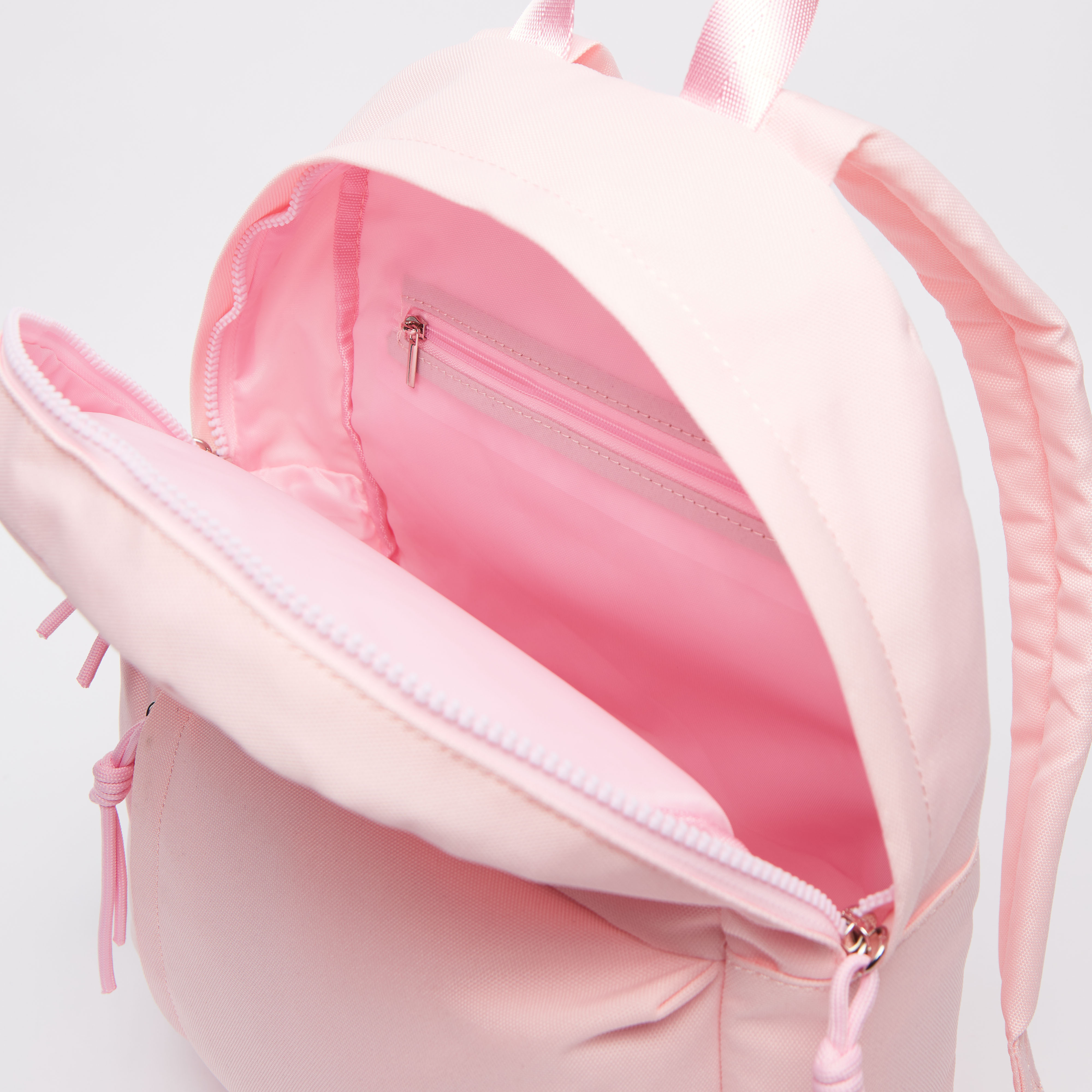 شنطة ظهر بحمّالات كتف قابلة للتعديل وطبعات هالو كيتي-women-bagsandwallets-handbags-image-5