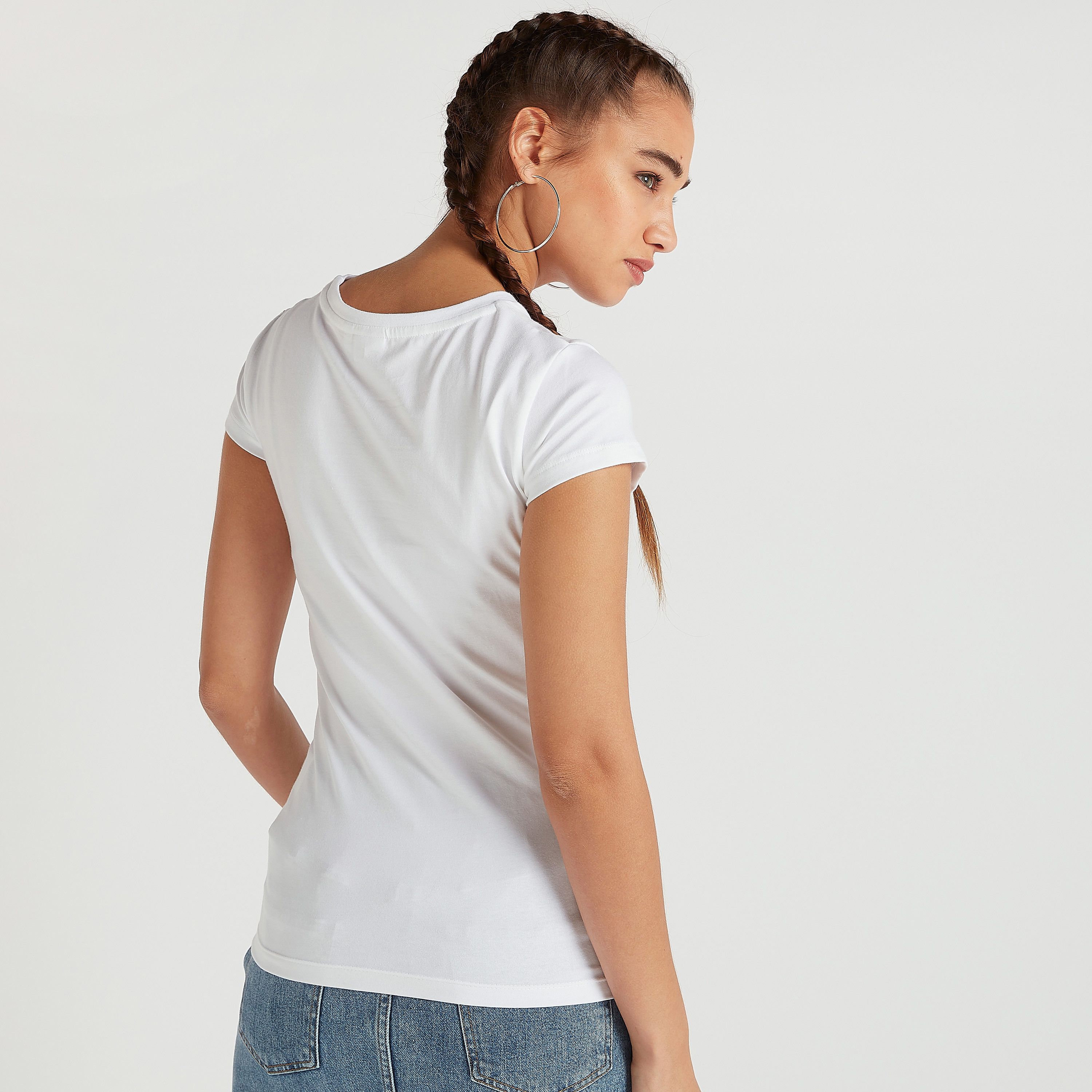 تيشيرت بياقة ضيّقة وأكمام كاب وطبعات غارفيد-women-clothing-tshirts-image-4