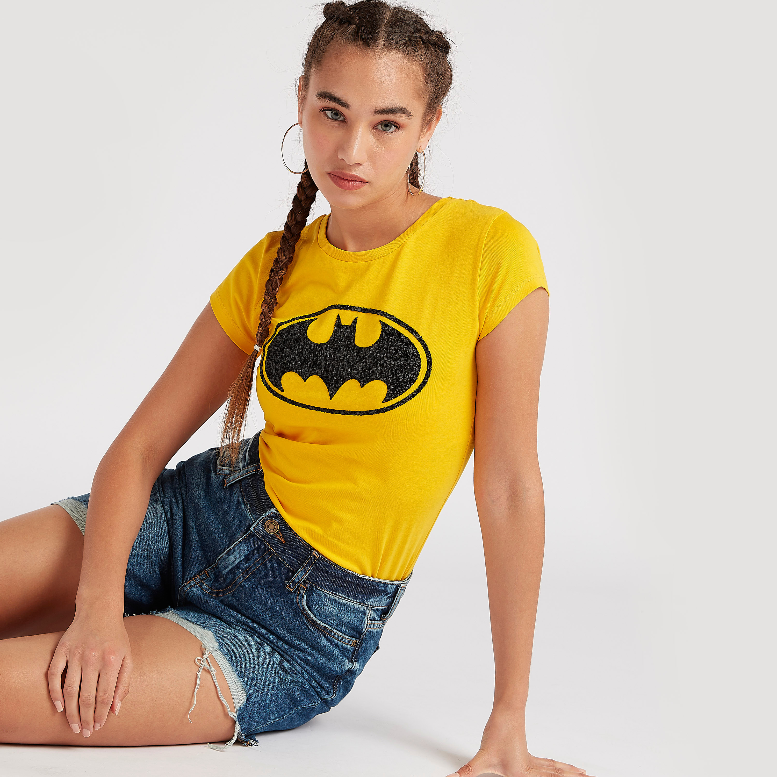 Buy Women s Batman Print Crew Neck T shirt with Cap Sleeves Online Centrepoint Kuwait