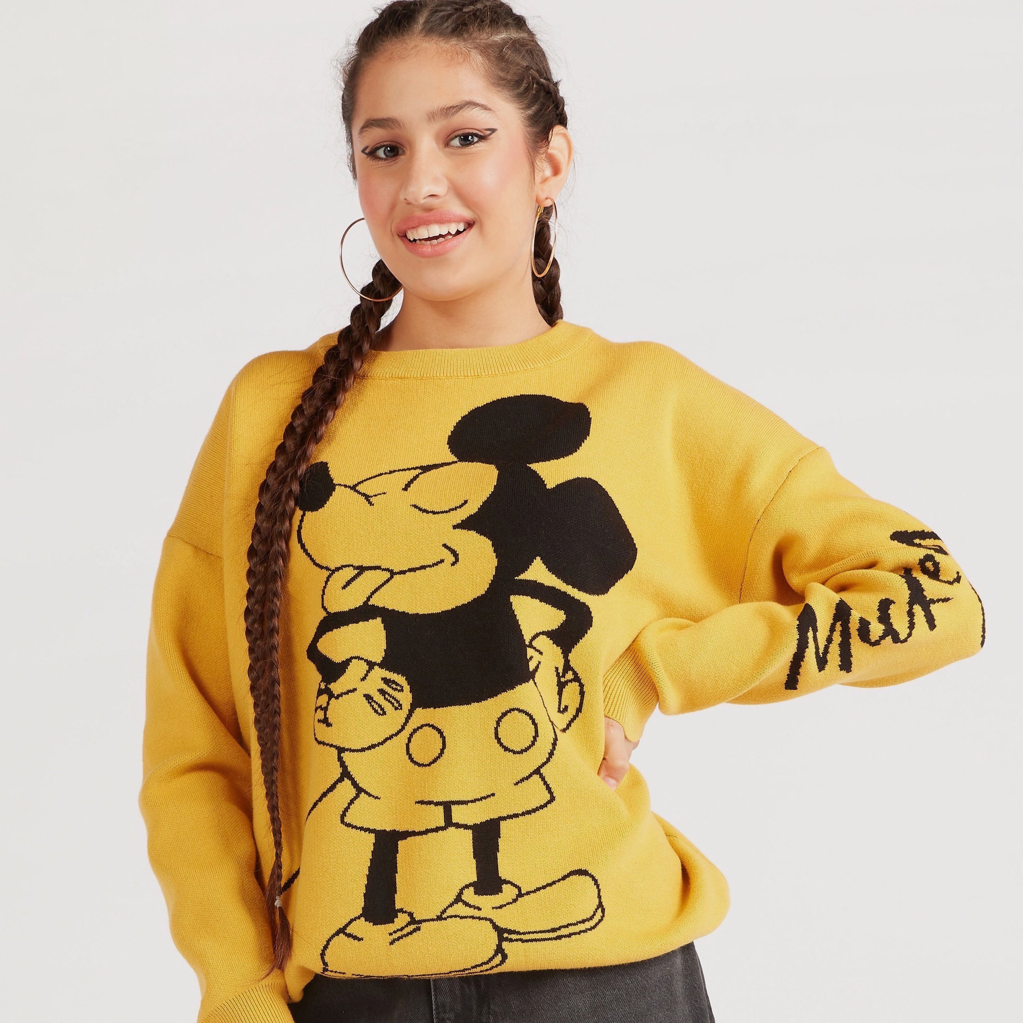كنزة بياقة ضيقة وأكمام طويلة وطبعات ميكي ماوس-women-winterwear-cardigansandjumpers-jumpers-image-5