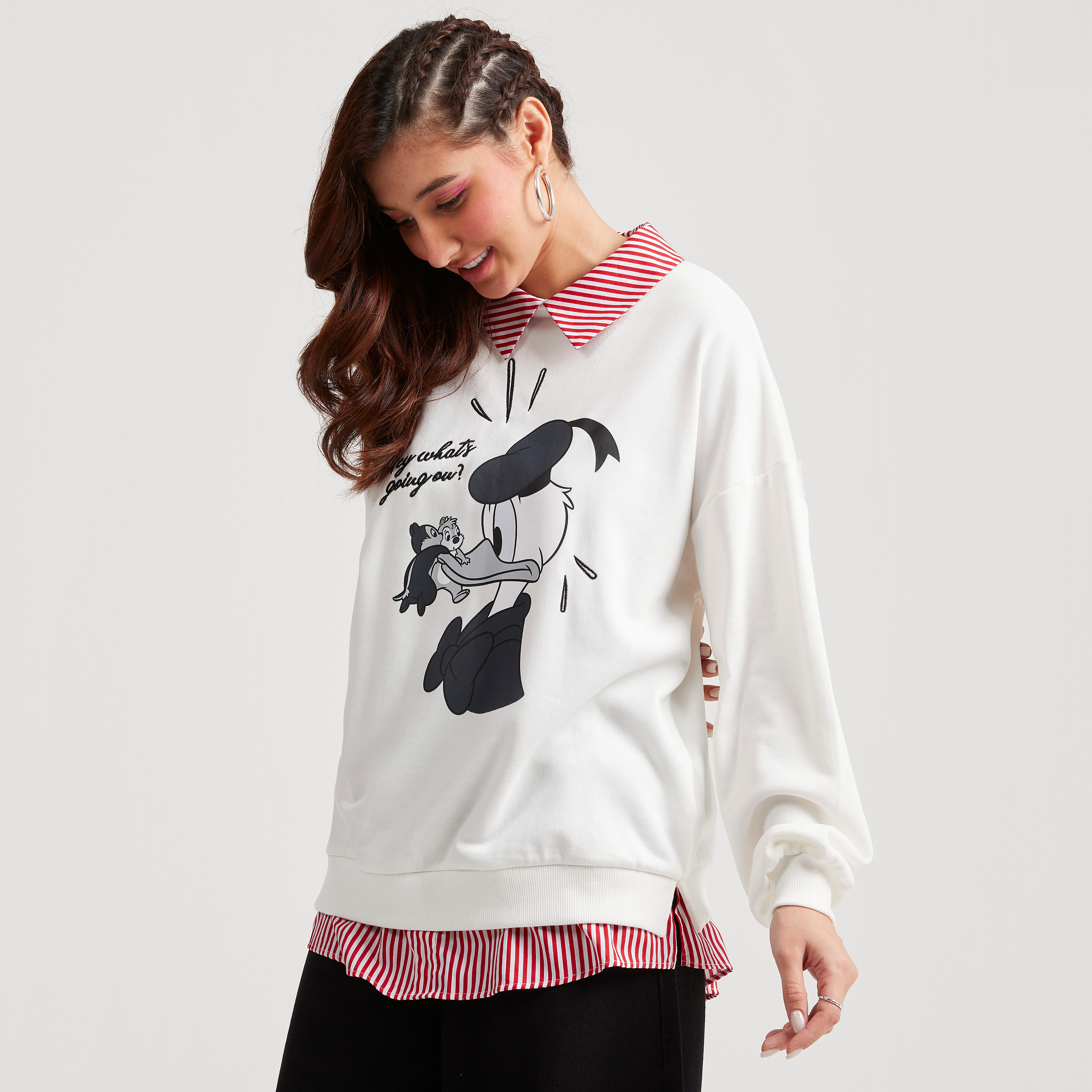 سويت شيرت بطبعات دونالد داك وياقة واسعة وأكمام طويلة-women-clothing-hoodiesandsweatshirts-sweatshirts-image-1