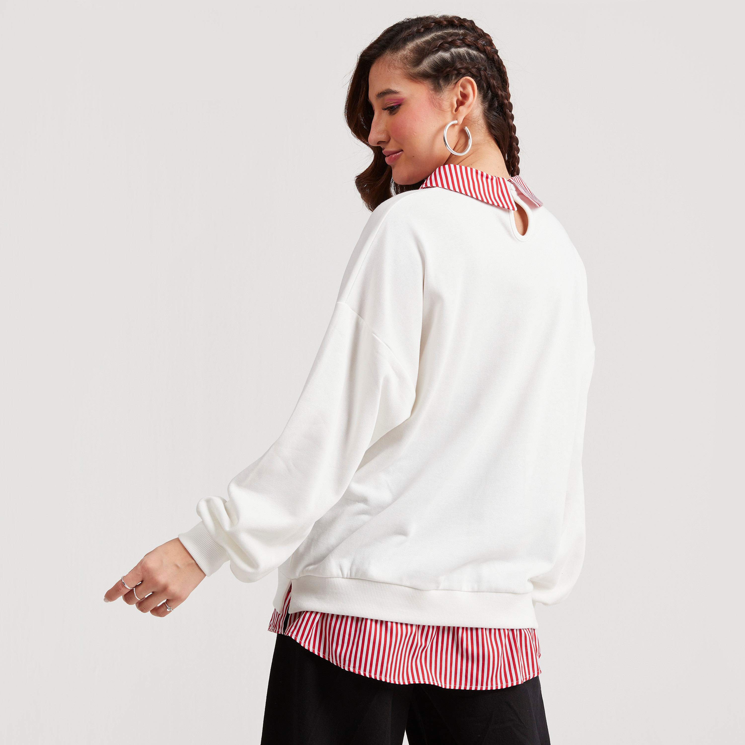 سويت شيرت بطبعات دونالد داك وياقة واسعة وأكمام طويلة-women-clothing-hoodiesandsweatshirts-sweatshirts-image-4
