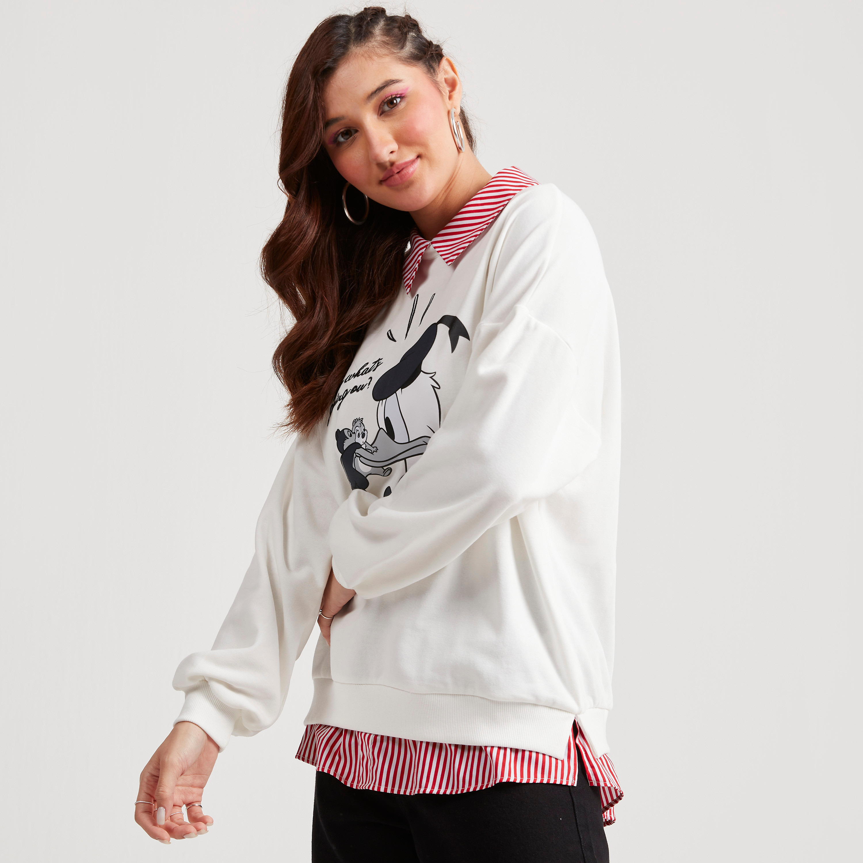 سويت شيرت بطبعات دونالد داك وياقة واسعة وأكمام طويلة-women-clothing-hoodiesandsweatshirts-sweatshirts-image-5