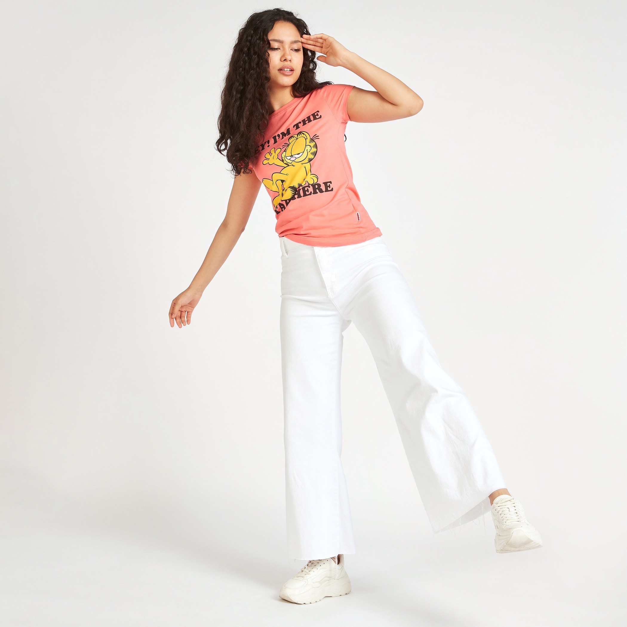 تيشيرت بياقة ضيّقة وأكمام كاب وطبعات غارفيلد-women-clothing-tshirts-image-2