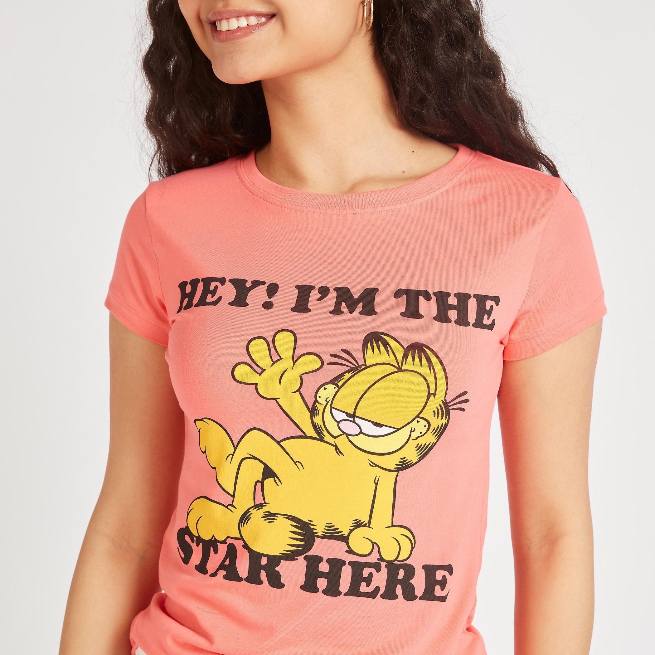 تيشيرت بياقة ضيّقة وأكمام كاب وطبعات غارفيلد-women-clothing-tshirts-image-3