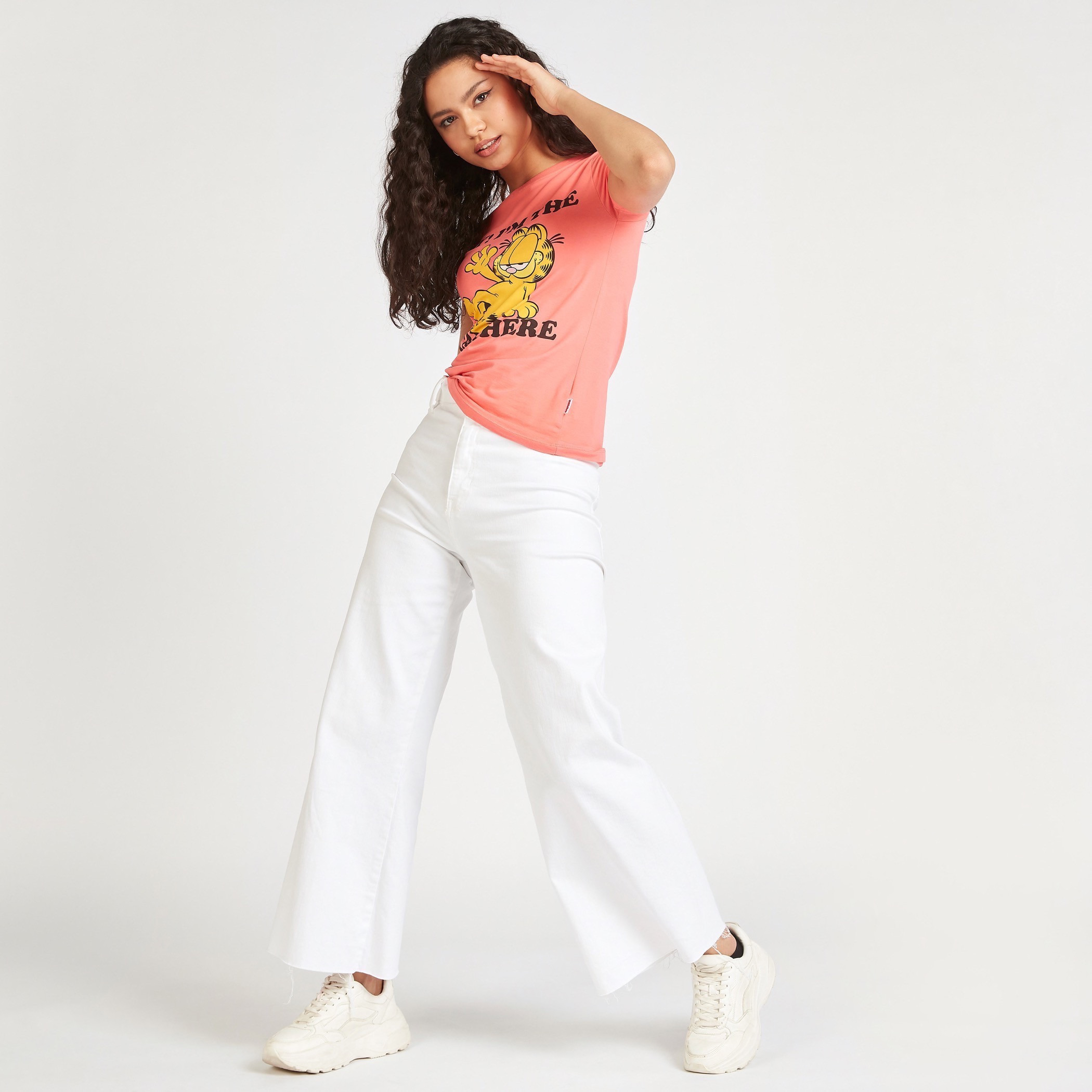 تيشيرت بياقة ضيّقة وأكمام كاب وطبعات غارفيلد-women-clothing-tshirts-image-4